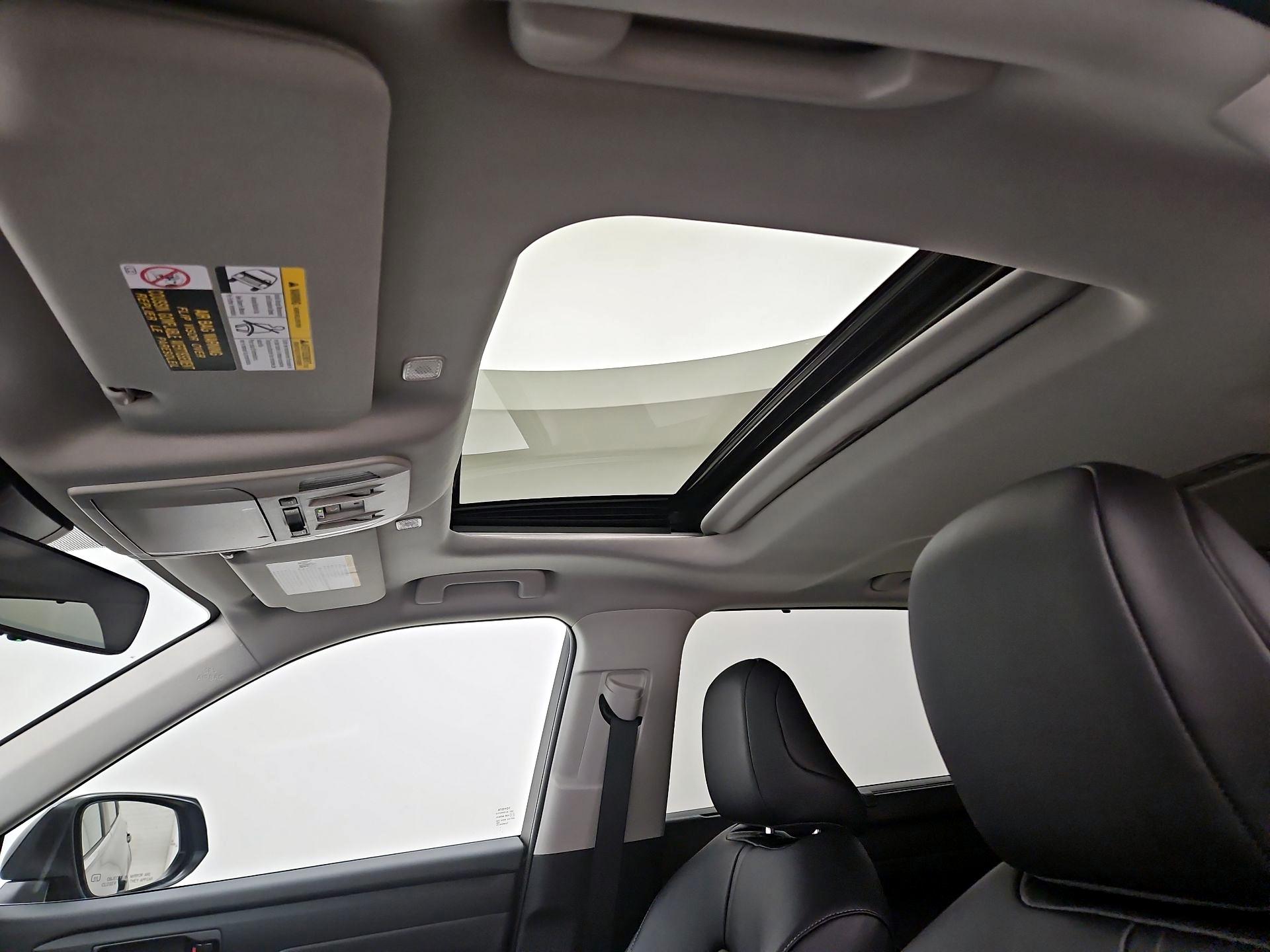 Thumbnail: 2024 Toyota Highlander - 19