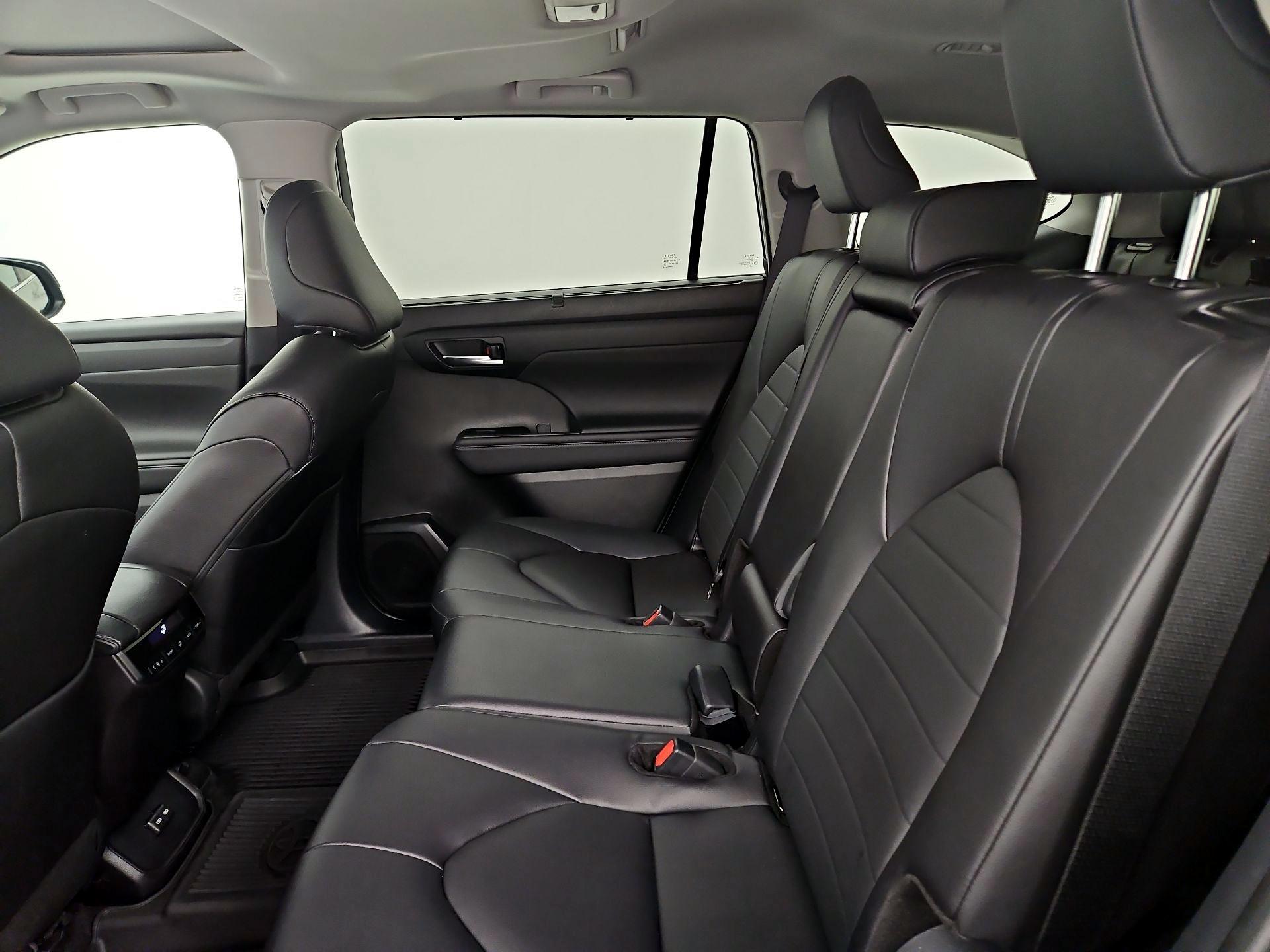 Thumbnail: 2024 Toyota Highlander - 20