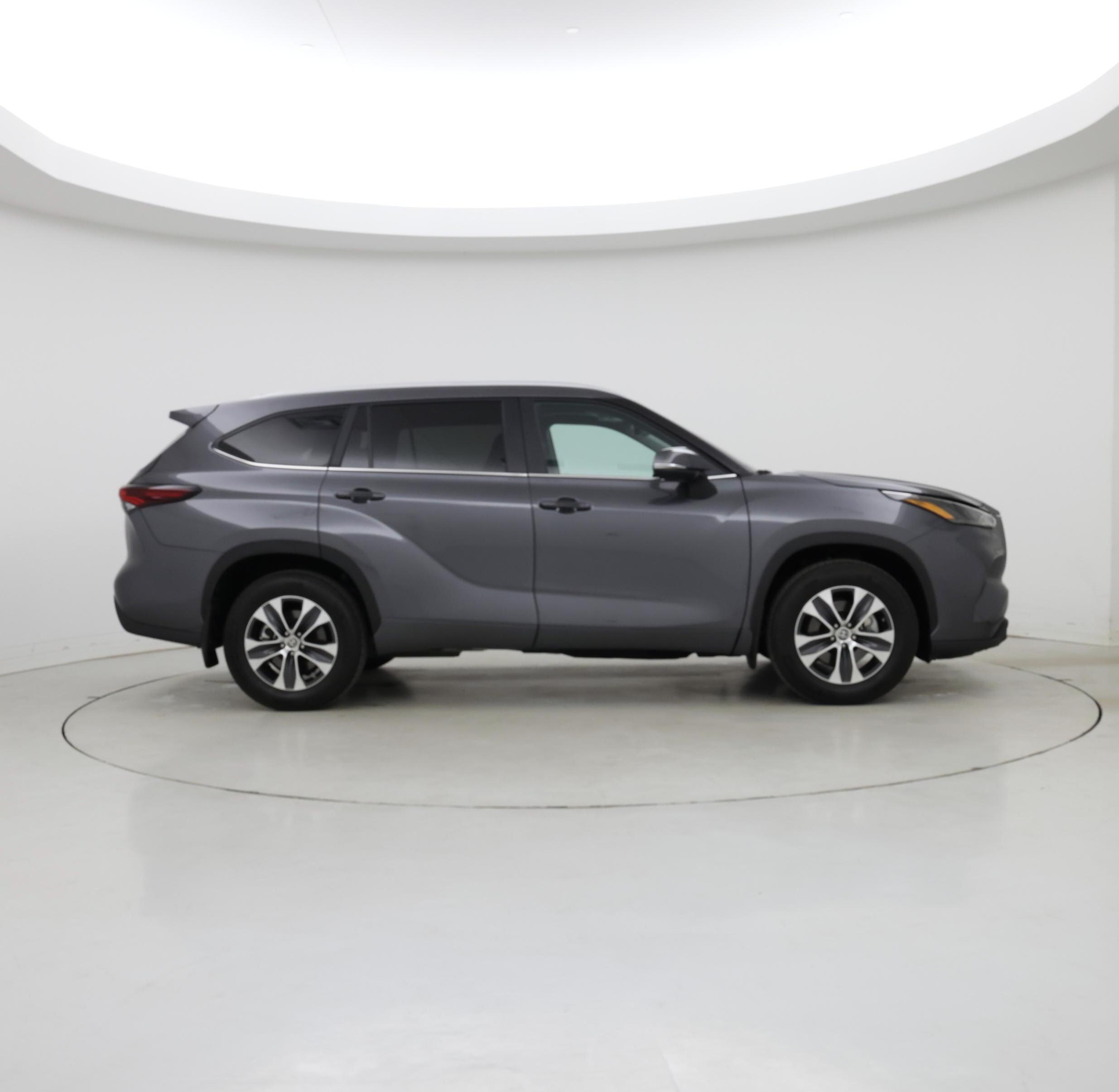 Thumbnail: 2024 Toyota Highlander - 7