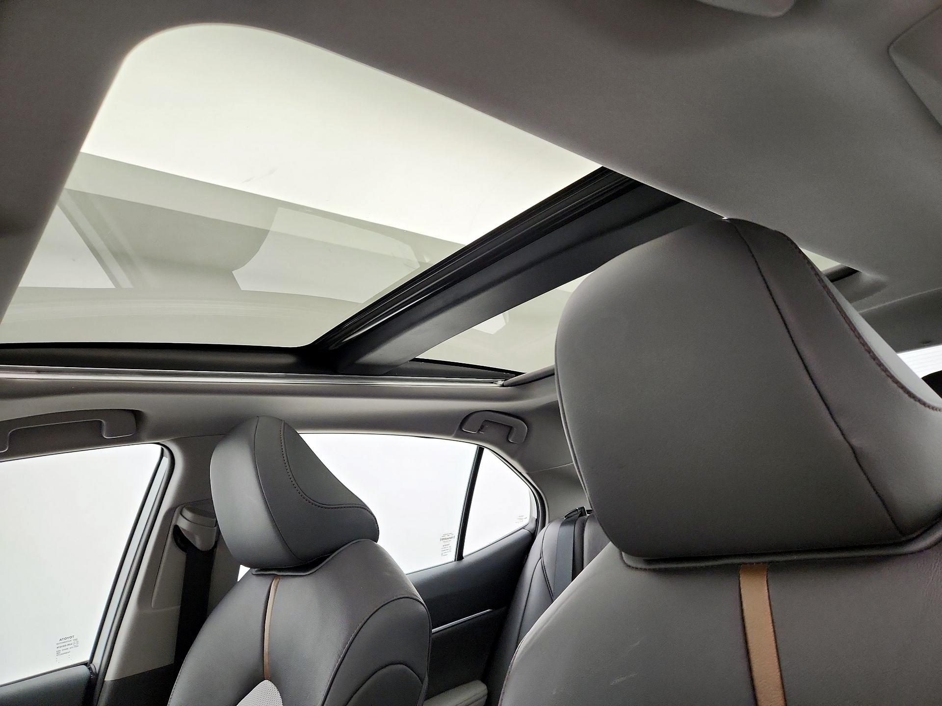 Thumbnail: 2020 Toyota Camry - 19