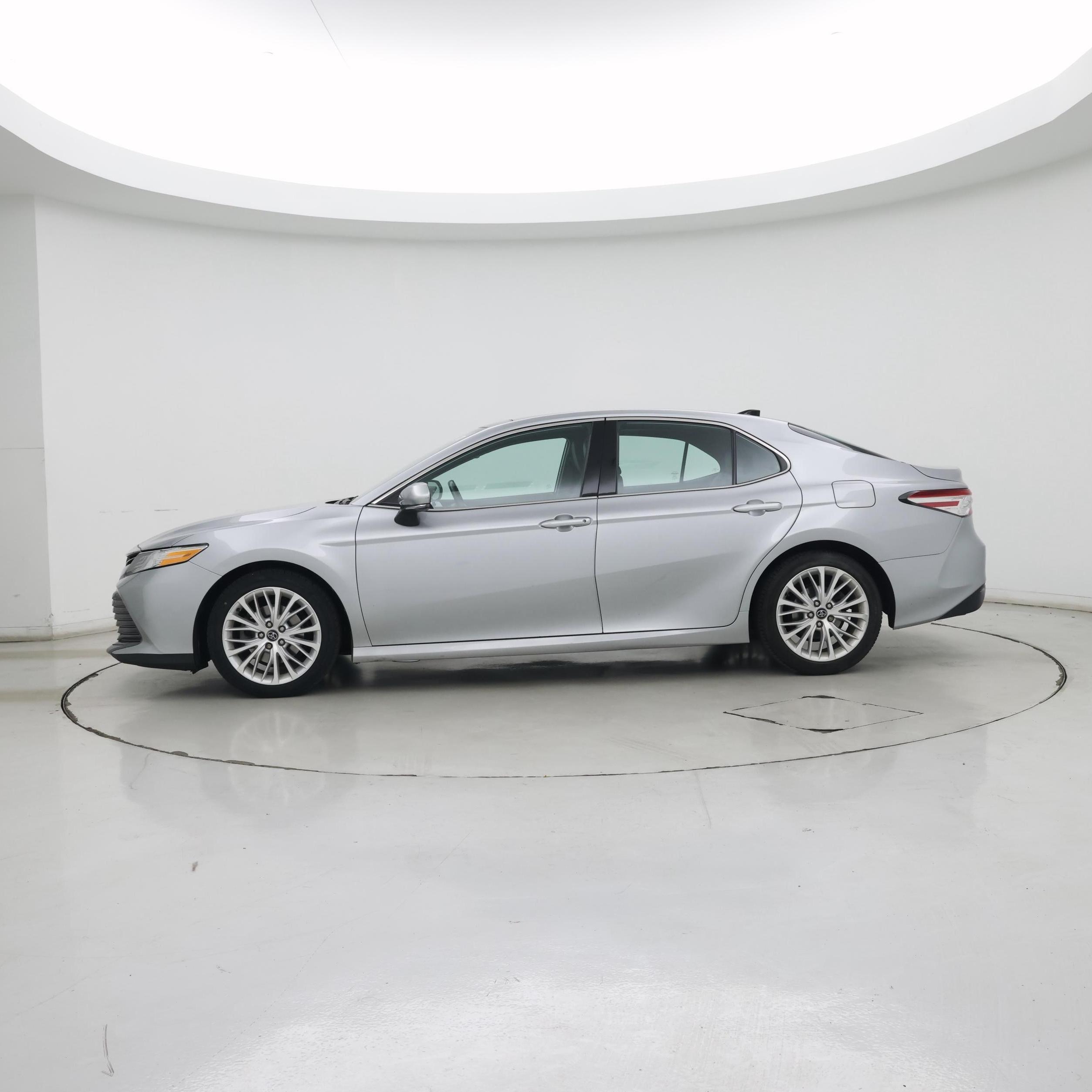 Thumbnail: 2020 Toyota Camry - 3