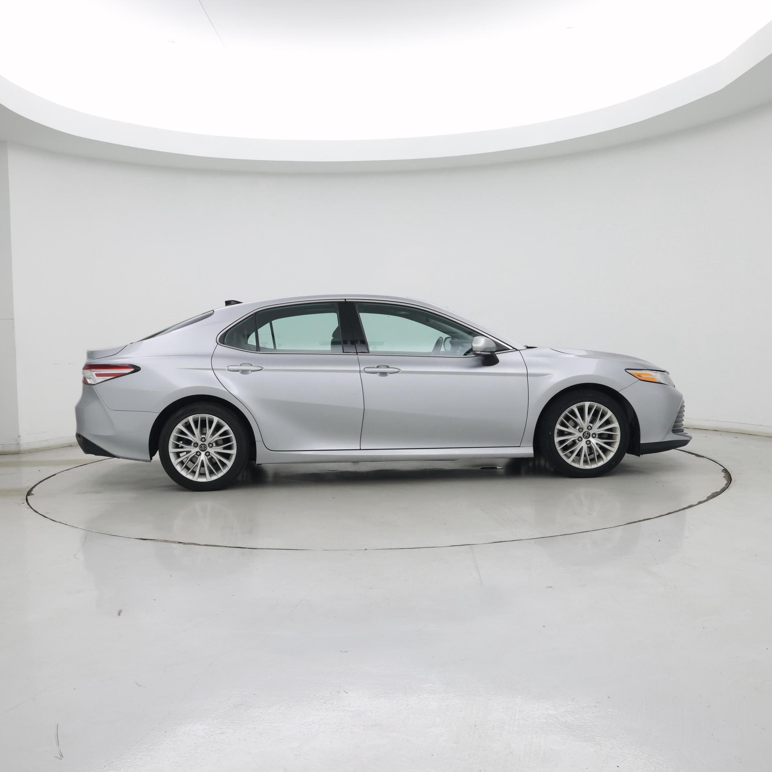 Thumbnail: 2020 Toyota Camry - 7