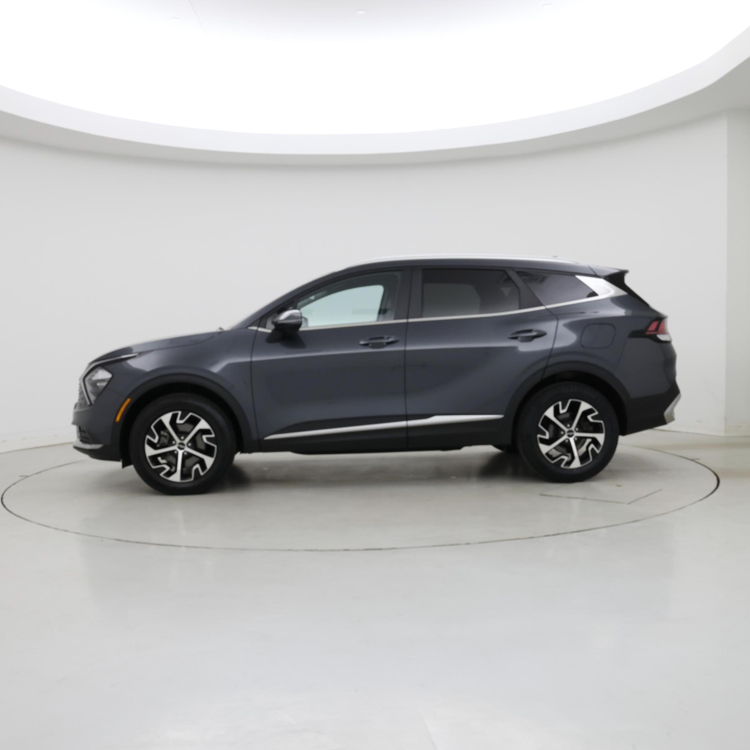 Thumbnail: 2023 Kia Sportage - 3