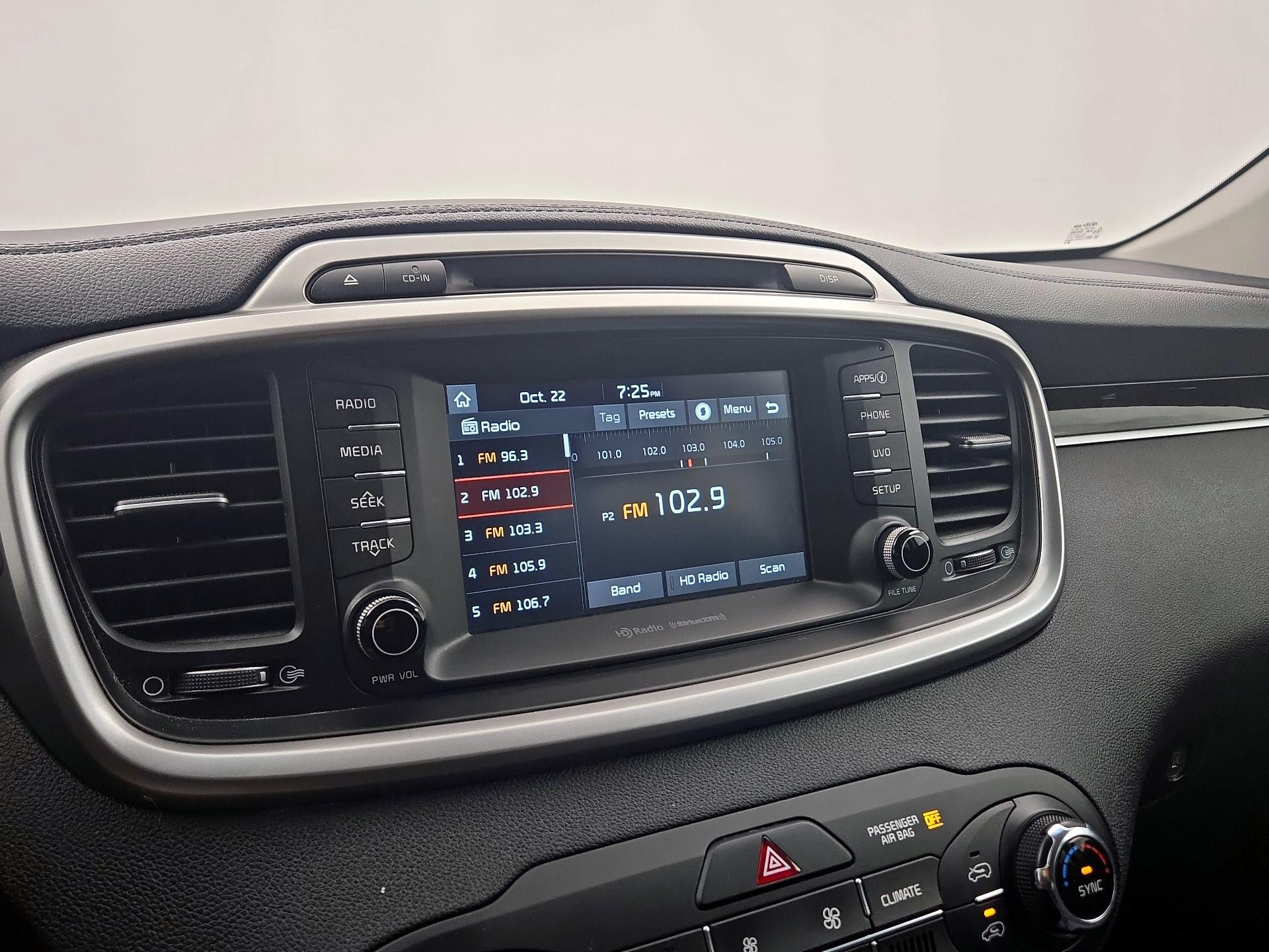 Thumbnail: 2017 Kia Sorento - 15