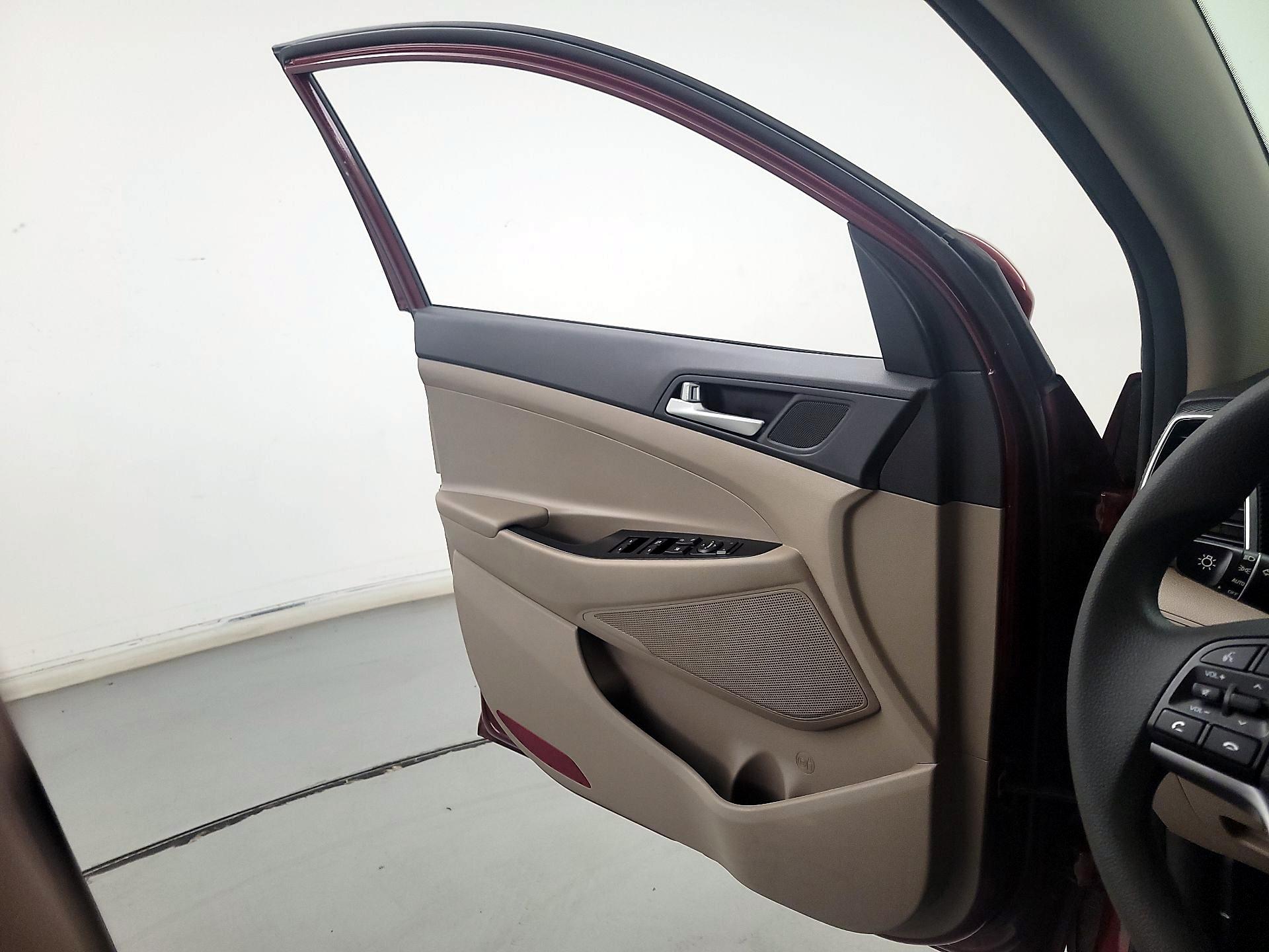 Thumbnail: 2020 Hyundai Tucson - 12