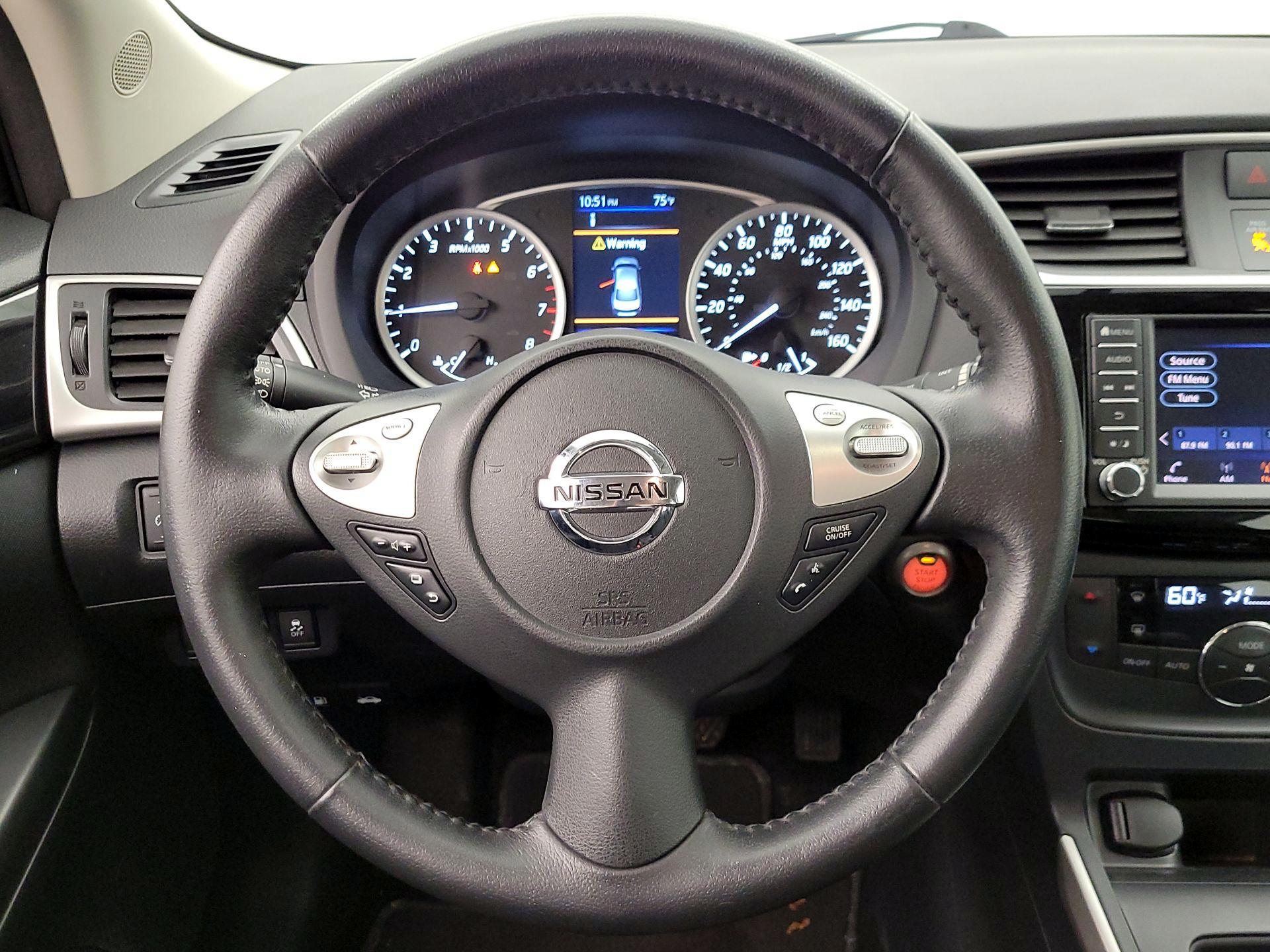 Thumbnail: 2019 Nissan Sentra - 10