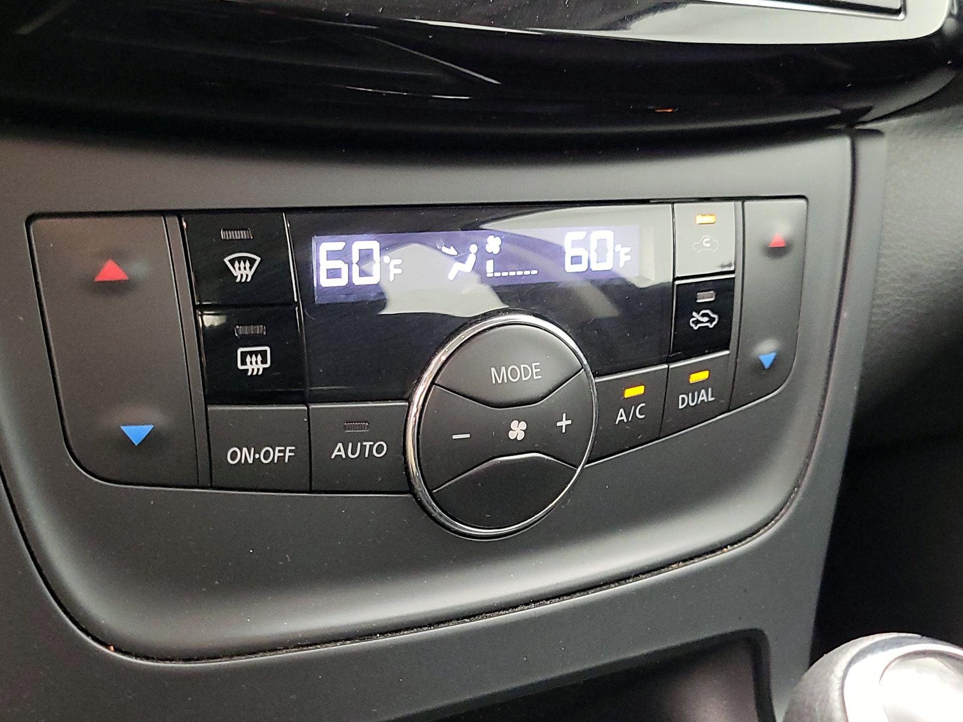Thumbnail: 2019 Nissan Sentra - 16