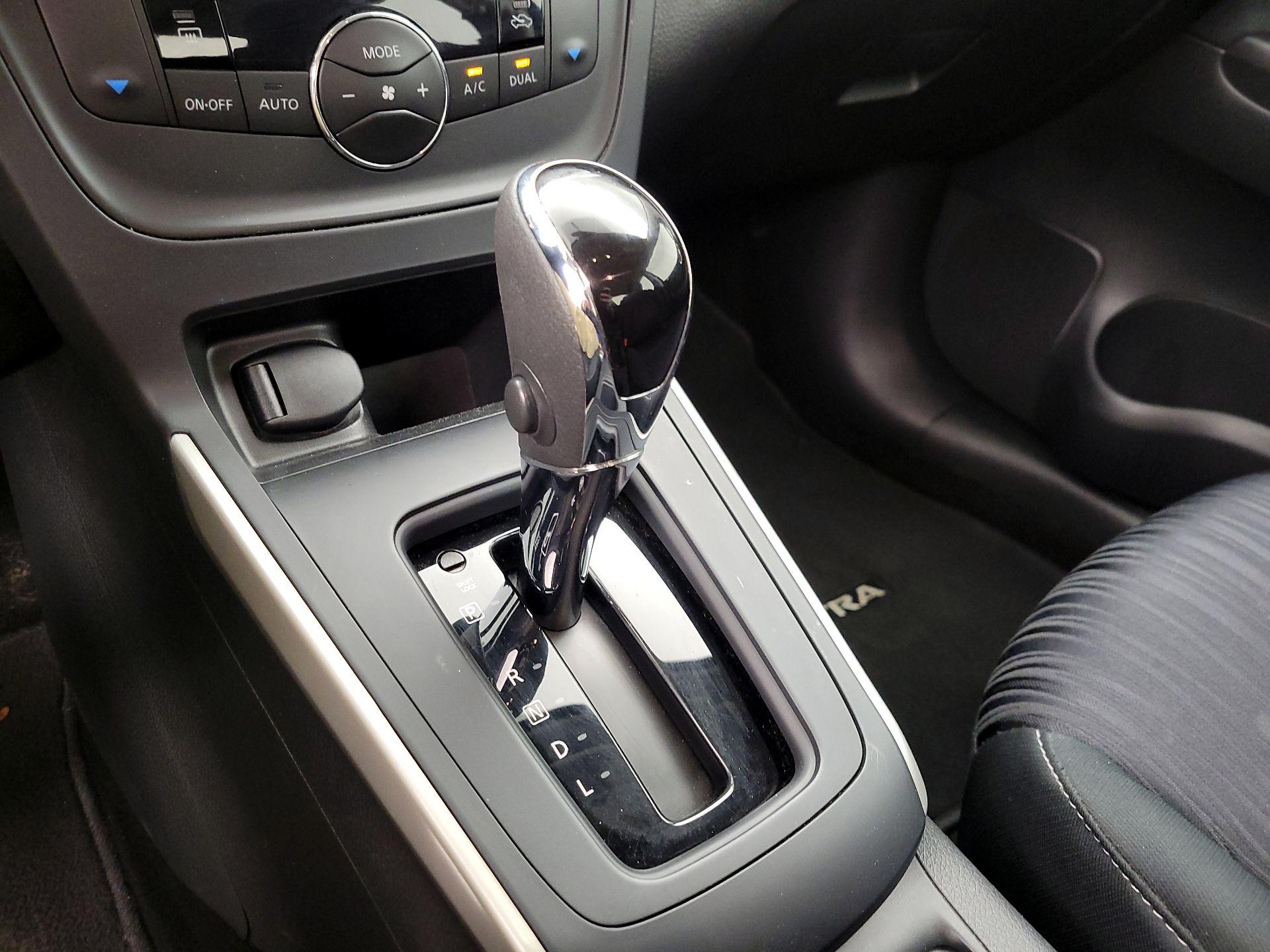 Thumbnail: 2019 Nissan Sentra - 17