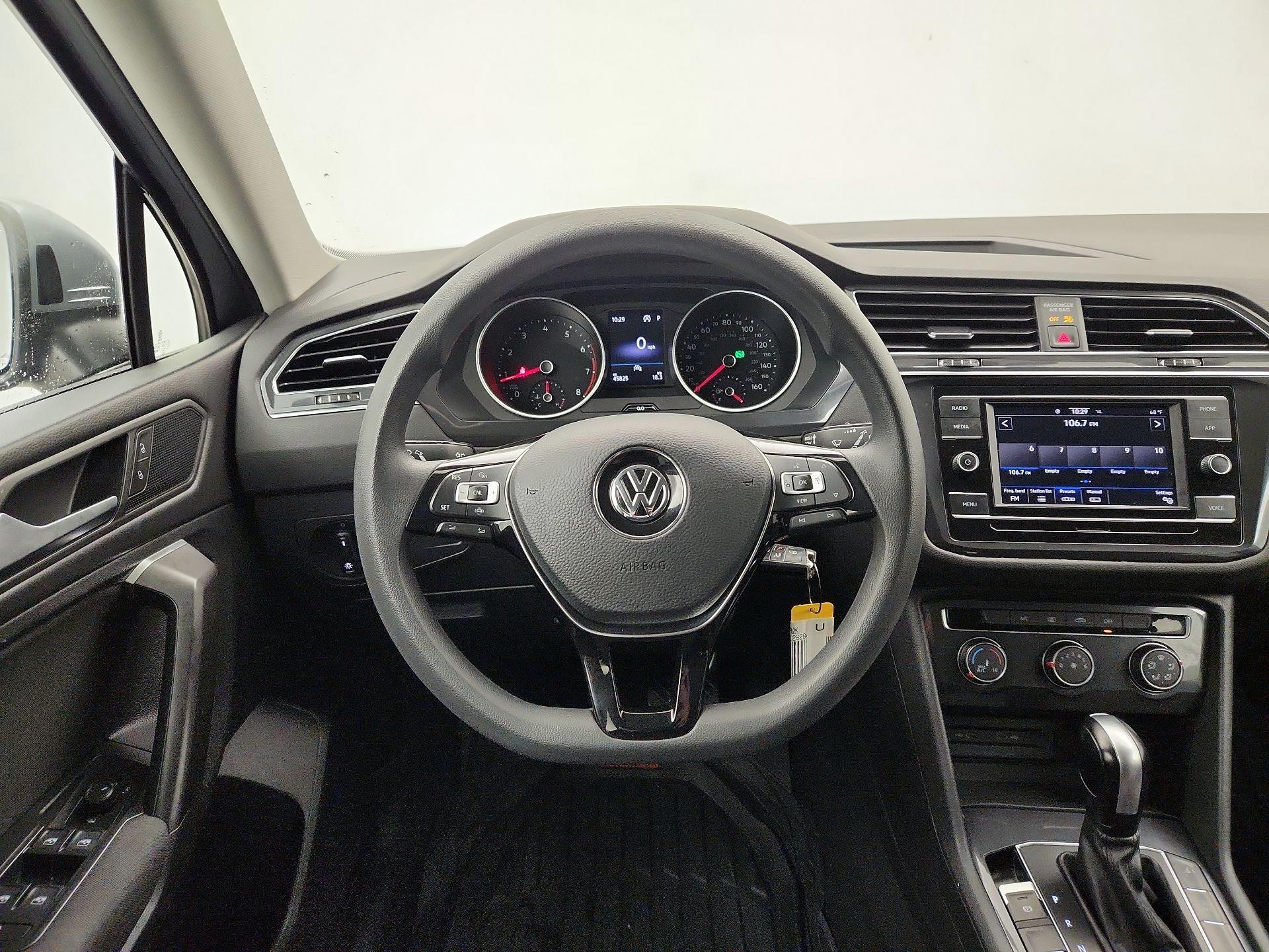Thumbnail: 2021 Volkswagen Tiguan - 10