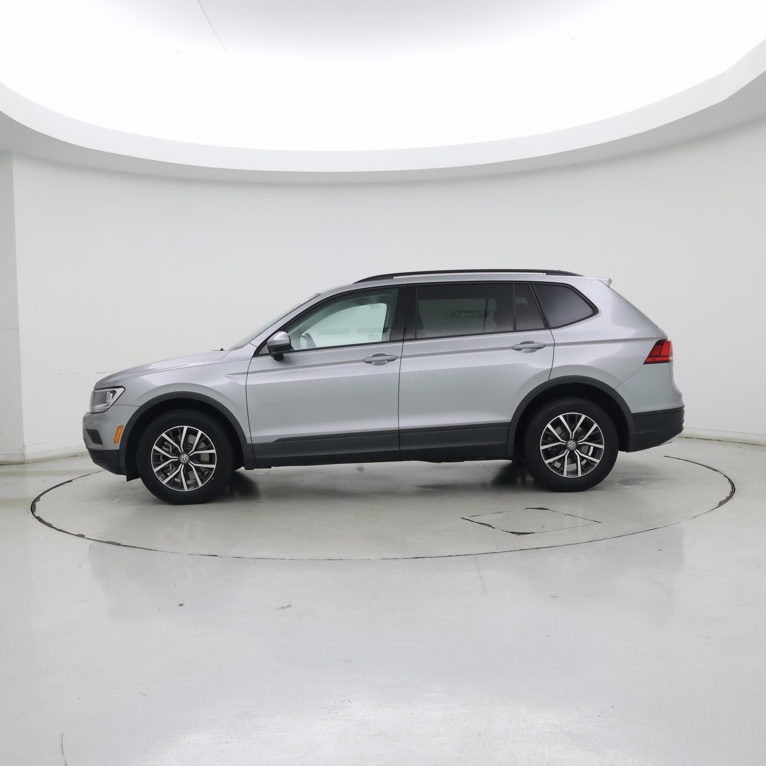 Thumbnail: 2021 Volkswagen Tiguan - 3