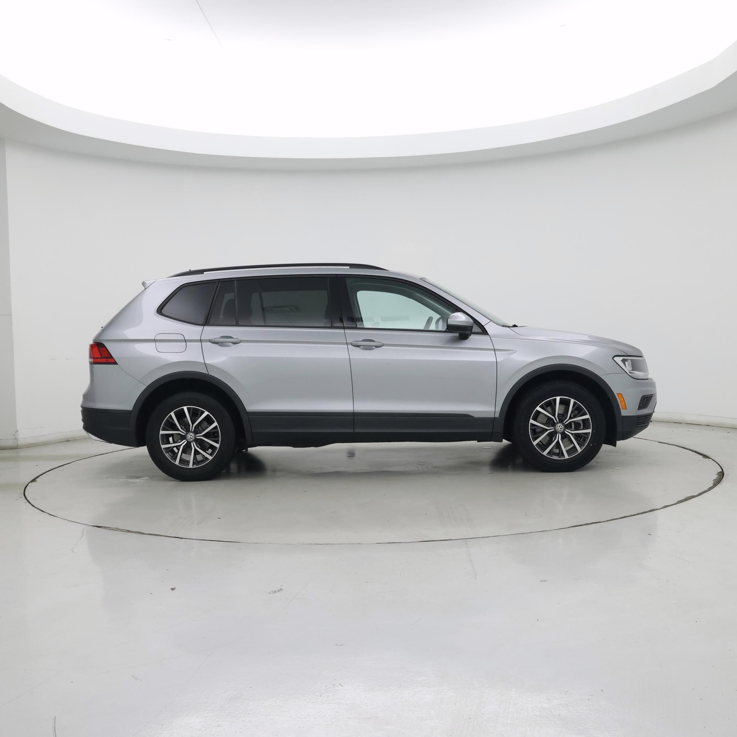 Thumbnail: 2021 Volkswagen Tiguan - 7