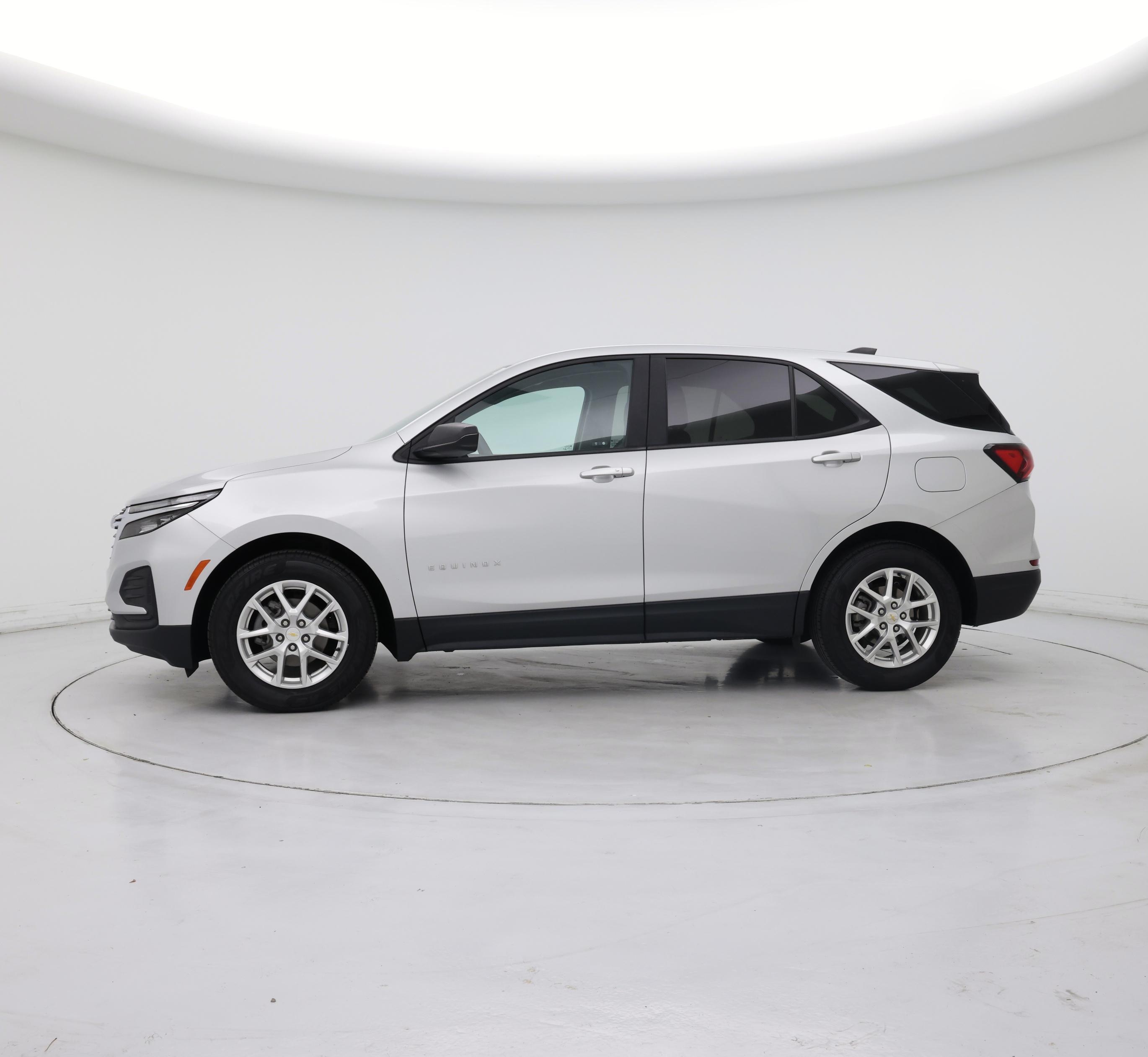 Thumbnail: 2022 Chevrolet Equinox - 3