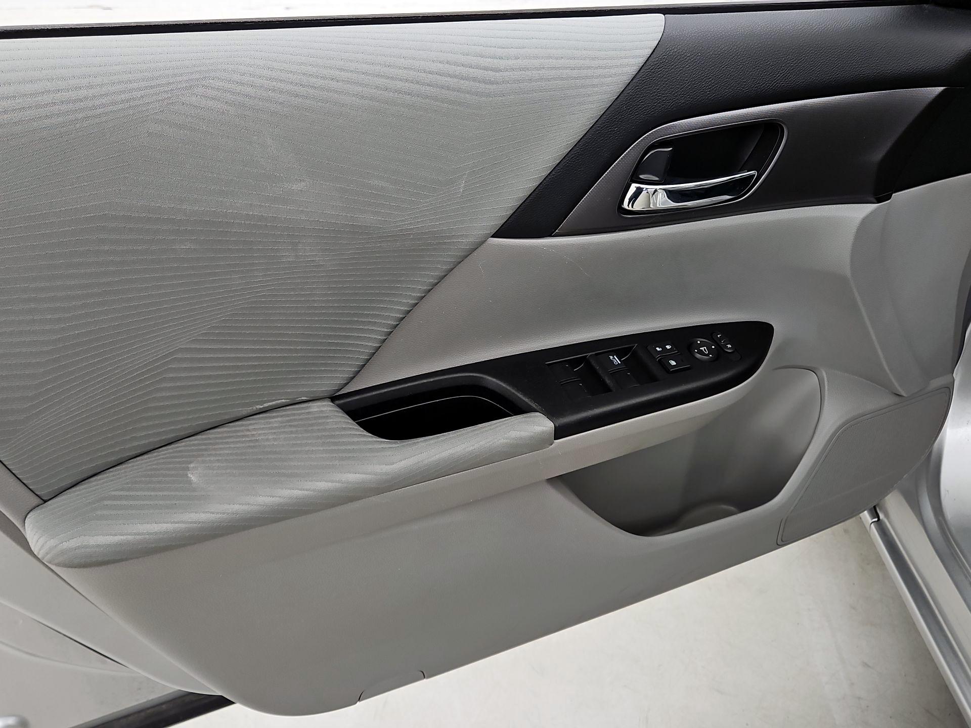 Thumbnail: 2015 Honda Accord - 12
