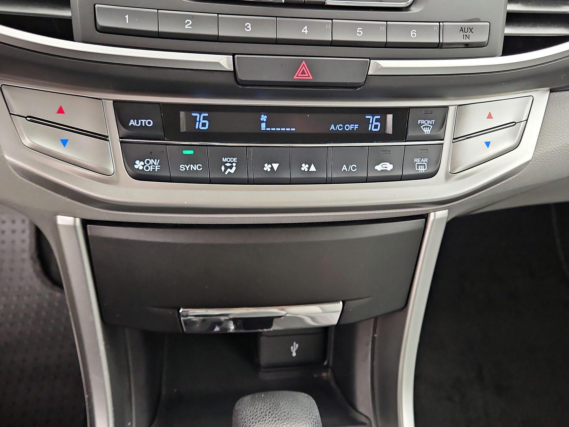Thumbnail: 2015 Honda Accord - 16