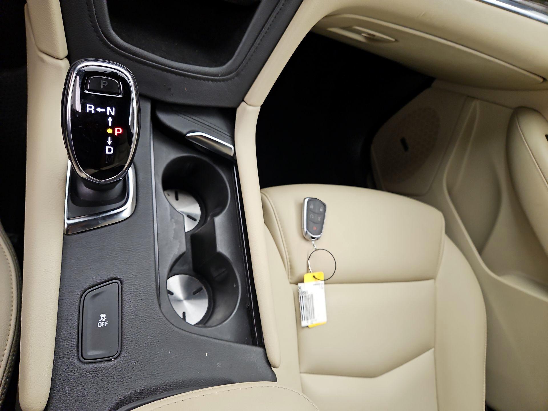 Thumbnail: 2019 Cadillac XT5 - 17