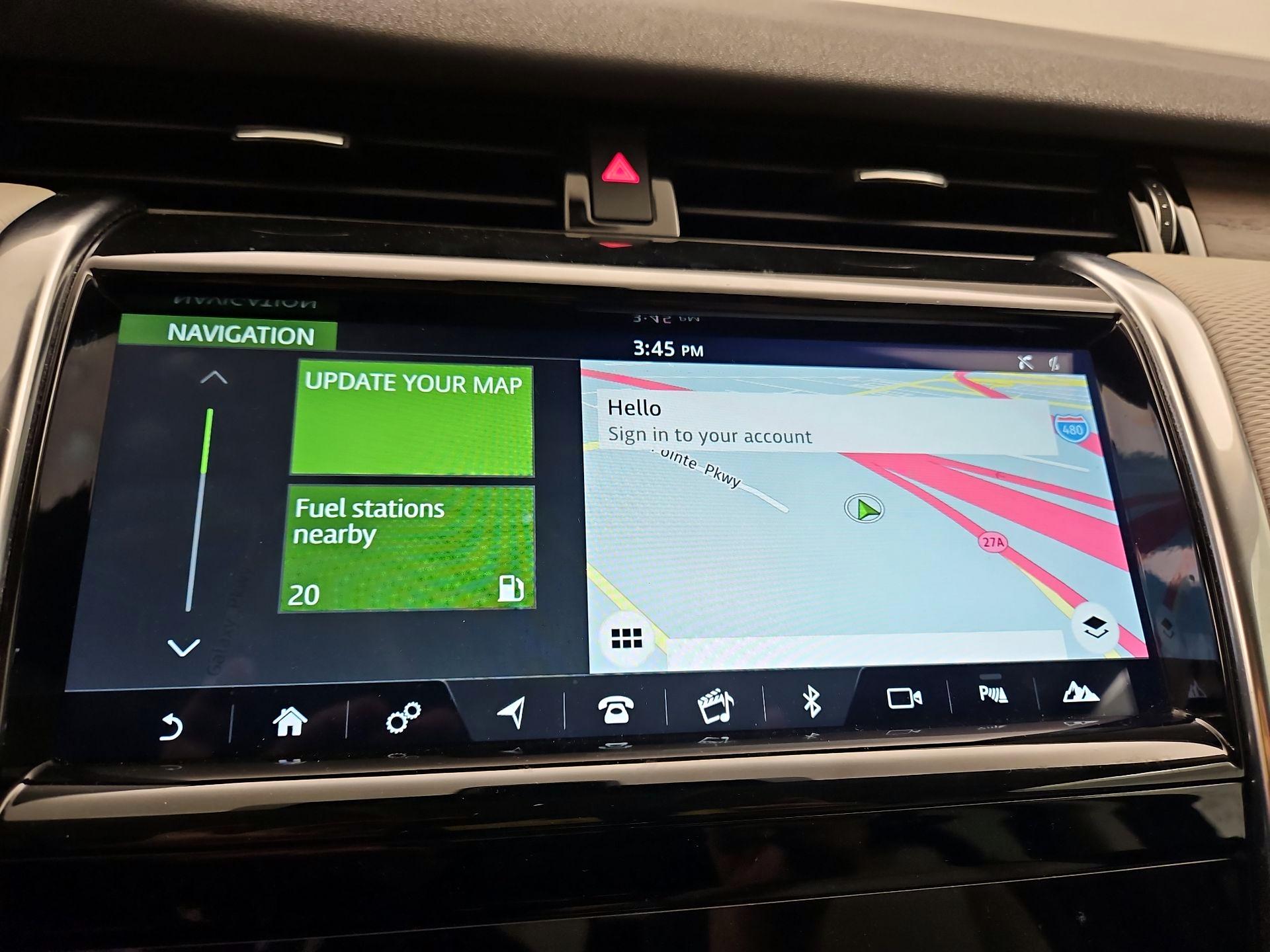 Thumbnail: 2020 Land Rover Discovery Sport - 14
