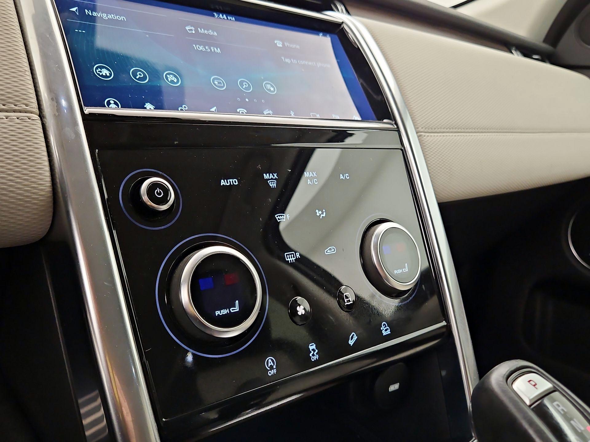 Thumbnail: 2020 Land Rover Discovery Sport - 17