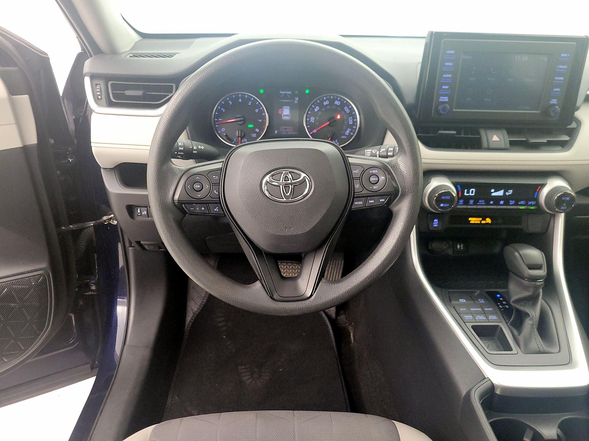 Thumbnail: 2019 Toyota RAV4 - 10