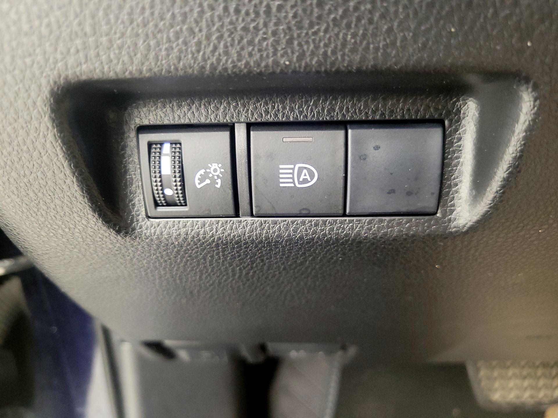 Thumbnail: 2019 Toyota RAV4 - 13