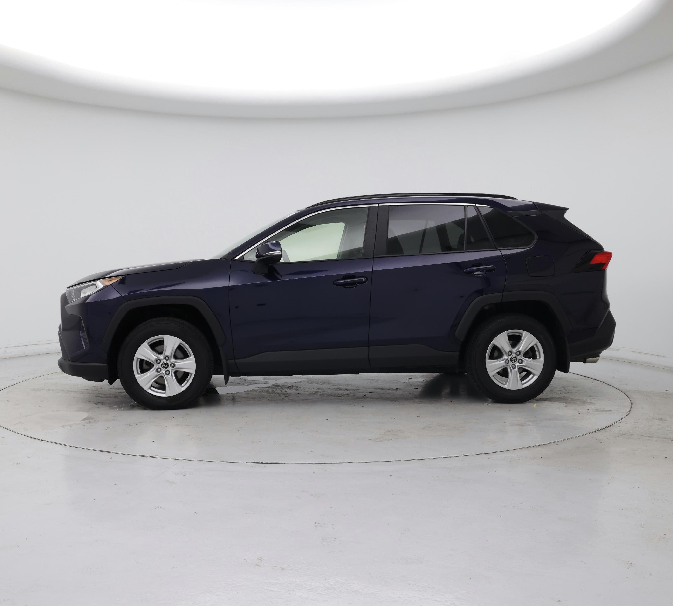 Thumbnail: 2019 Toyota RAV4 - 3