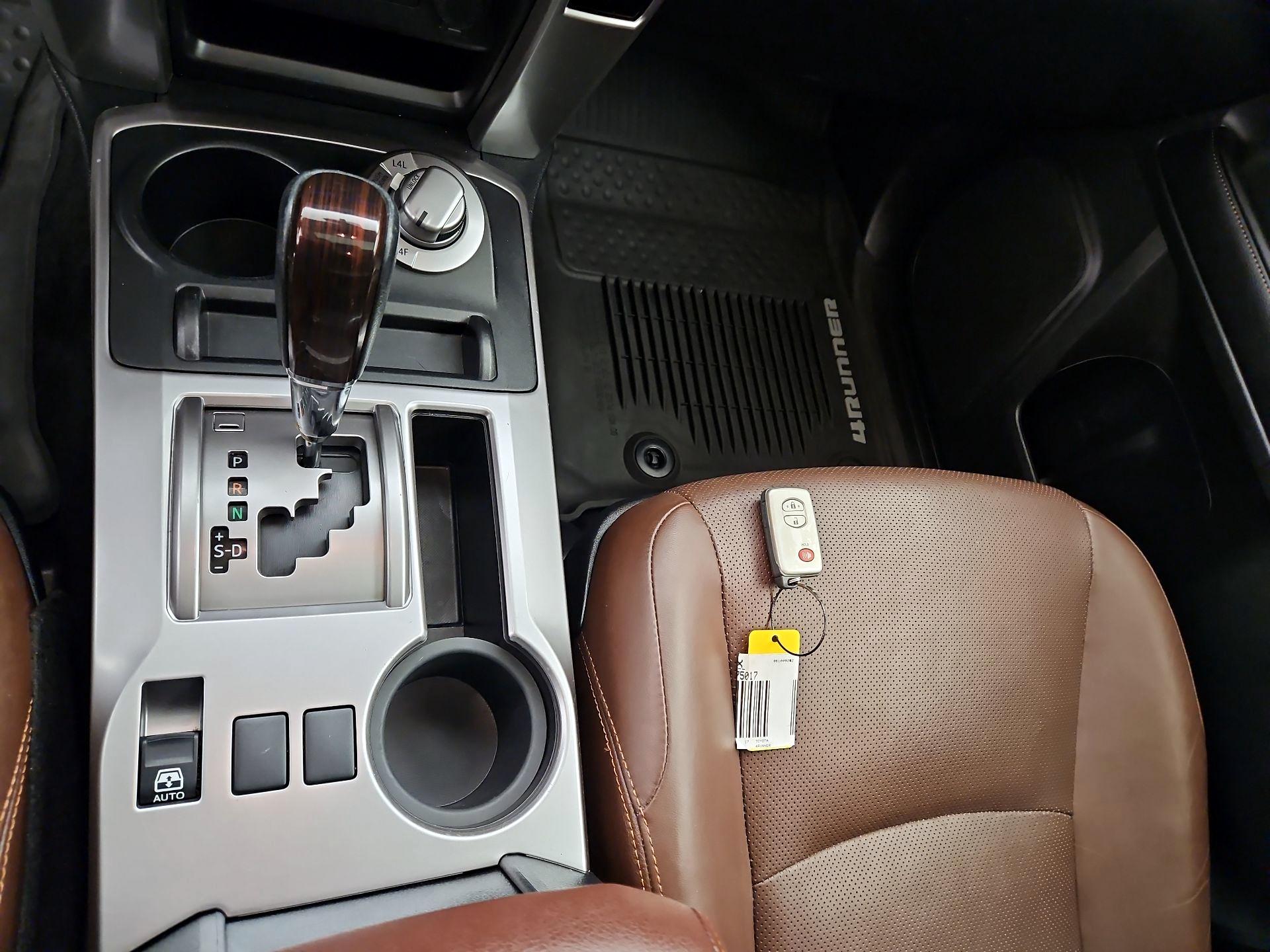 Thumbnail: 2017 Toyota 4Runner - 18