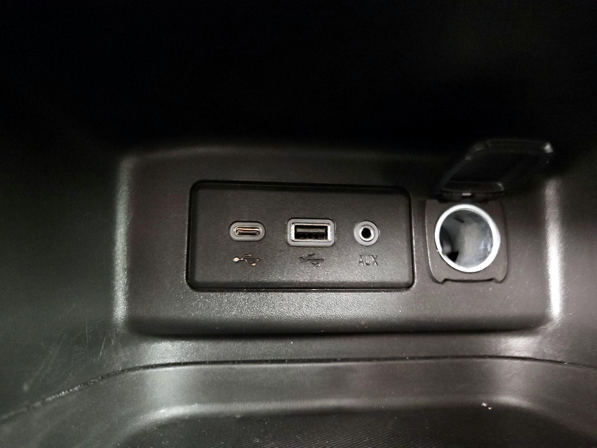 Thumbnail: 2020 Chevrolet Equinox - 18