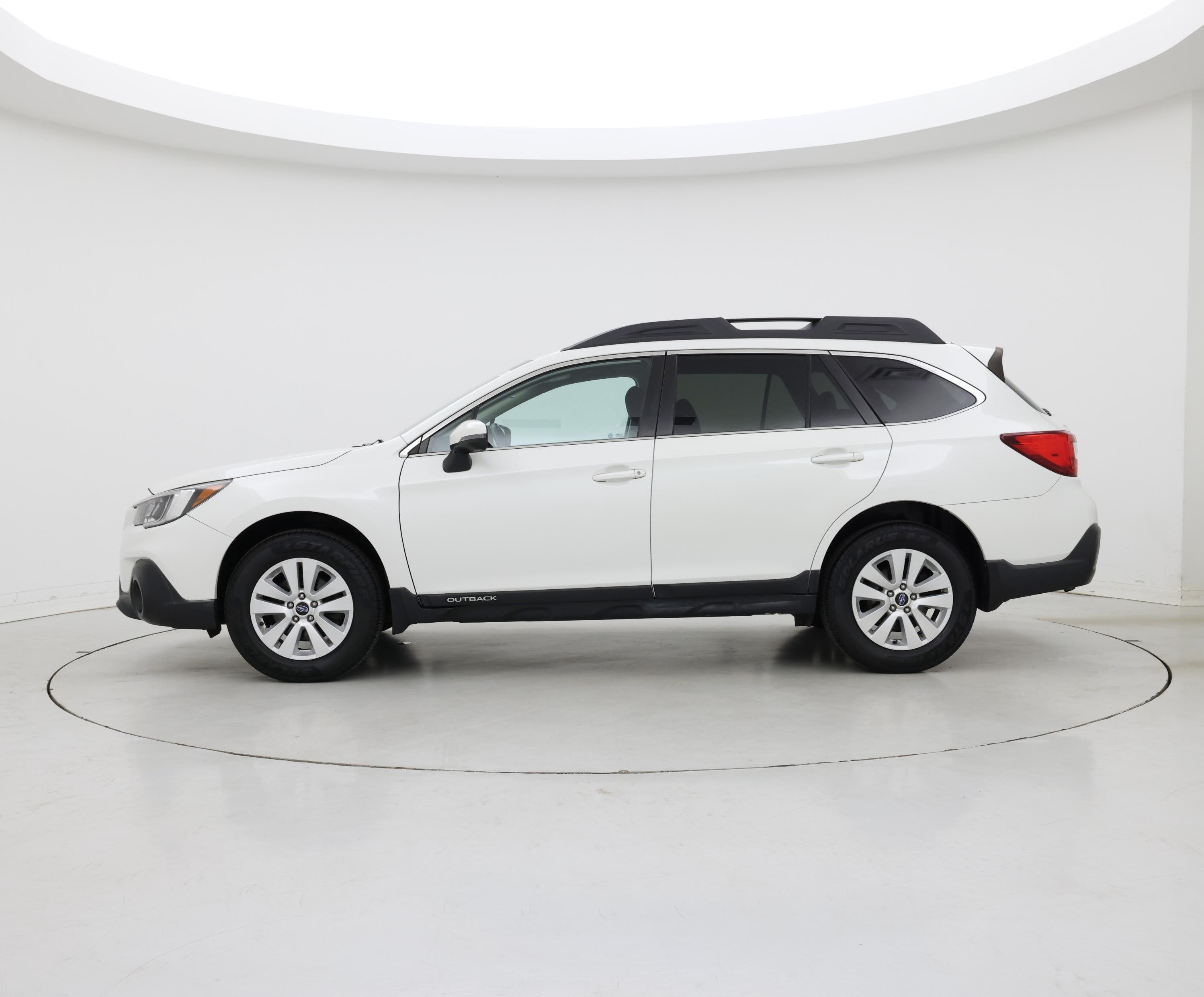 Thumbnail: 2018 Subaru Outback - 3