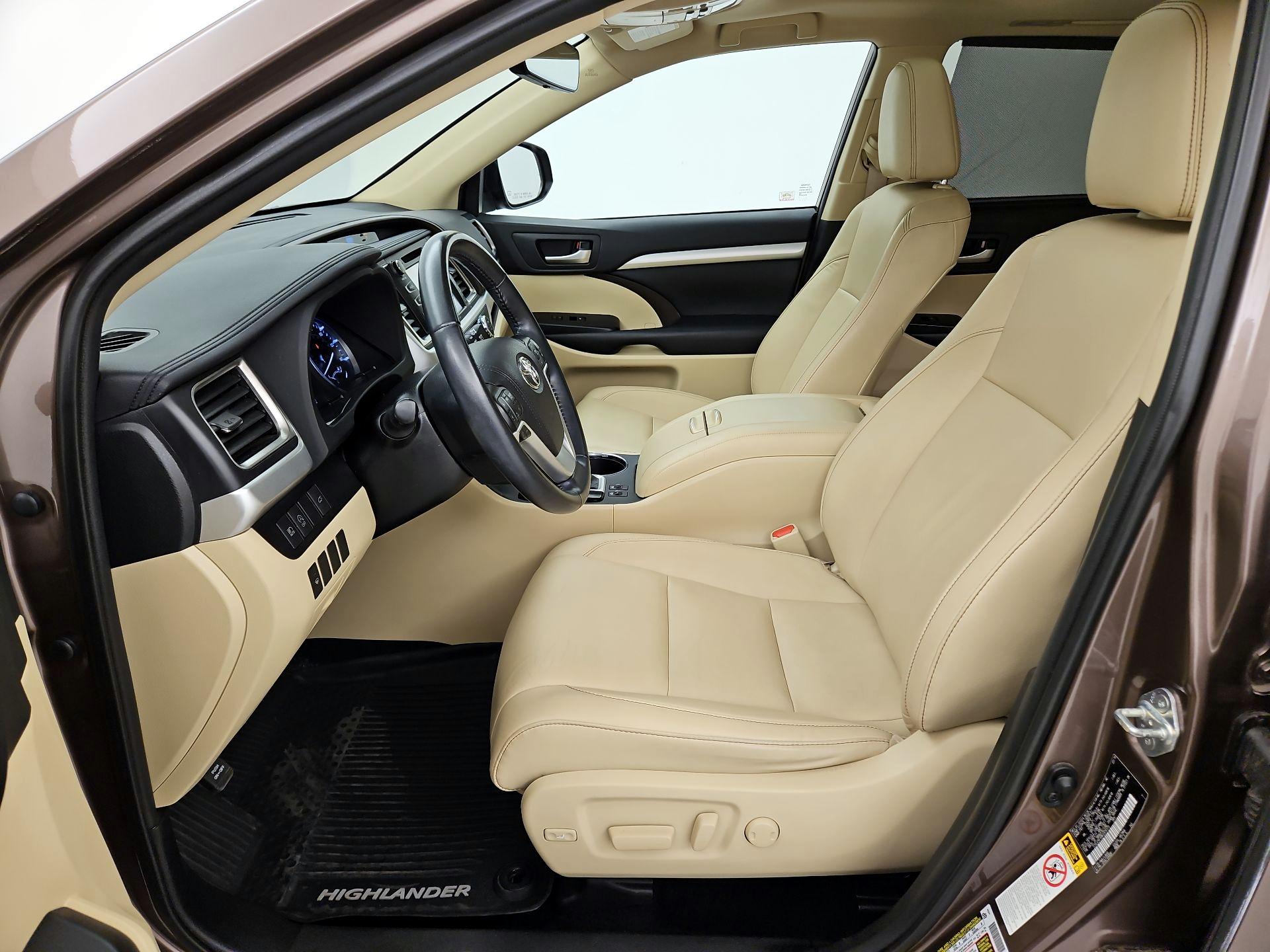 Thumbnail: 2019 Toyota Highlander - 11