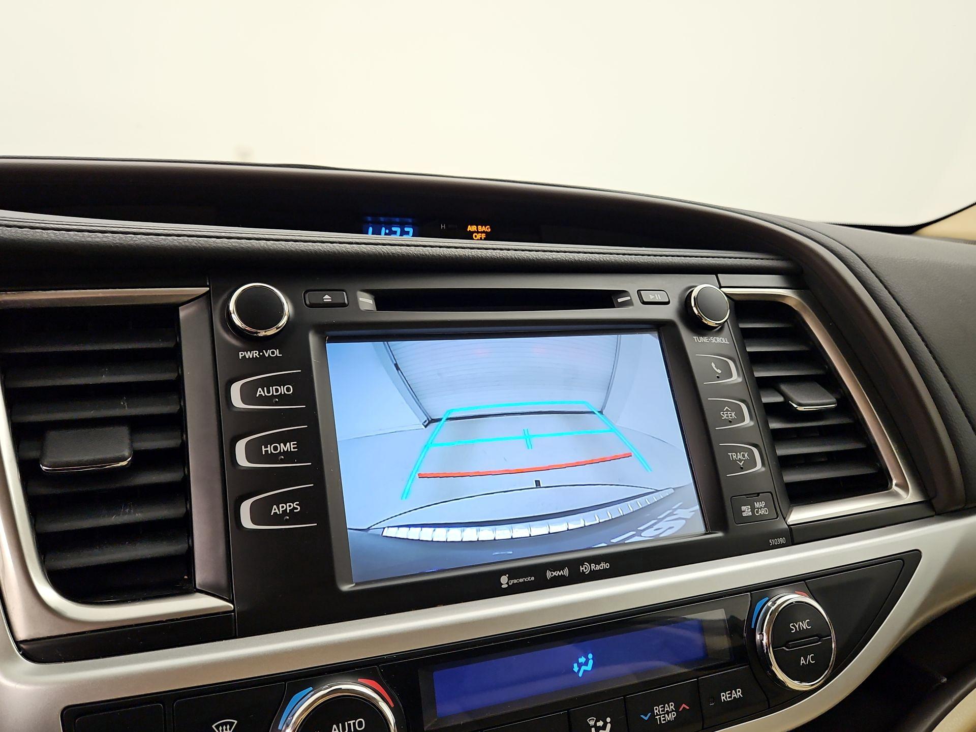 Thumbnail: 2019 Toyota Highlander - 14