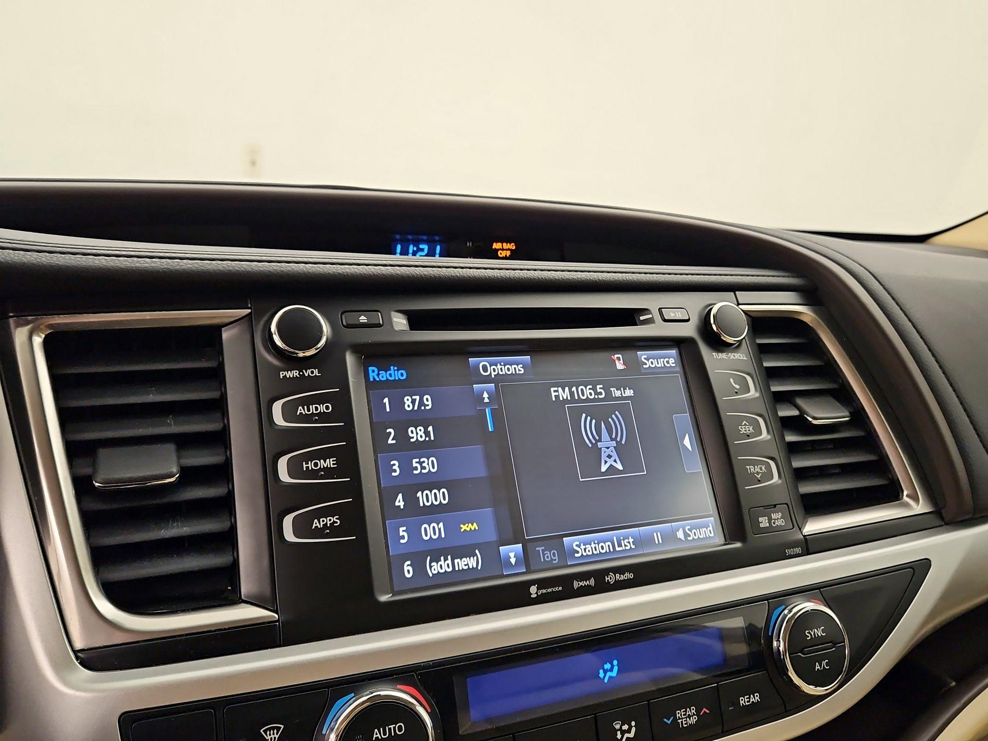 Thumbnail: 2019 Toyota Highlander - 15