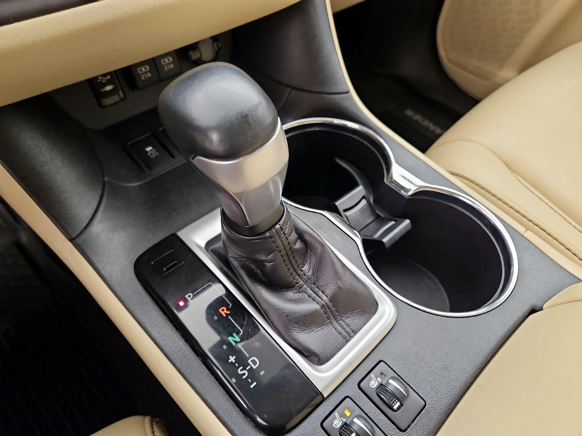 Thumbnail: 2019 Toyota Highlander - 17