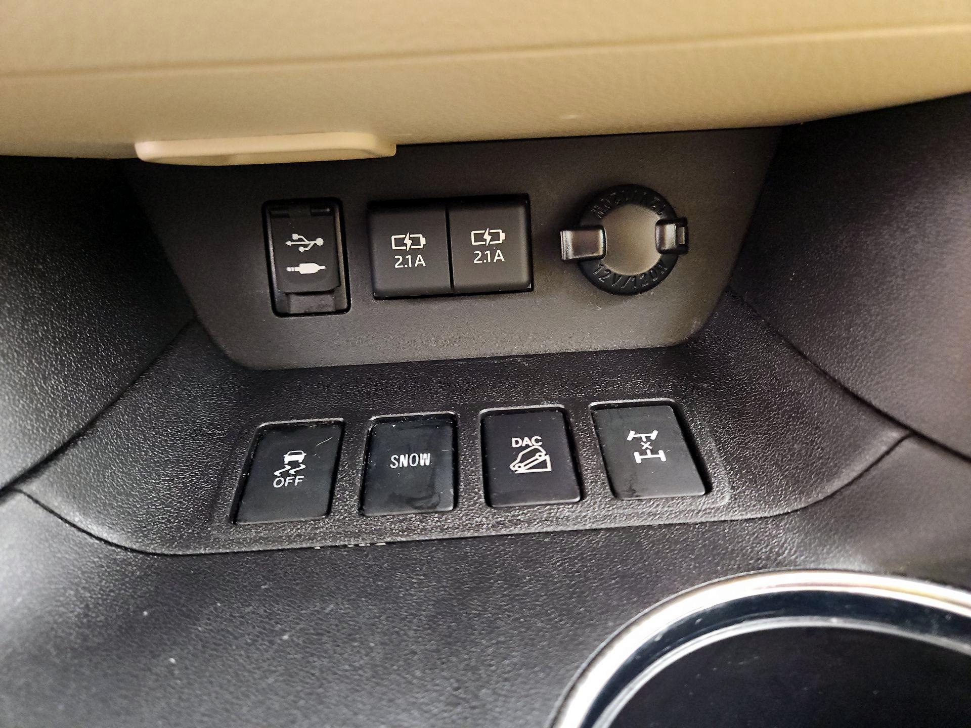 Thumbnail: 2019 Toyota Highlander - 18