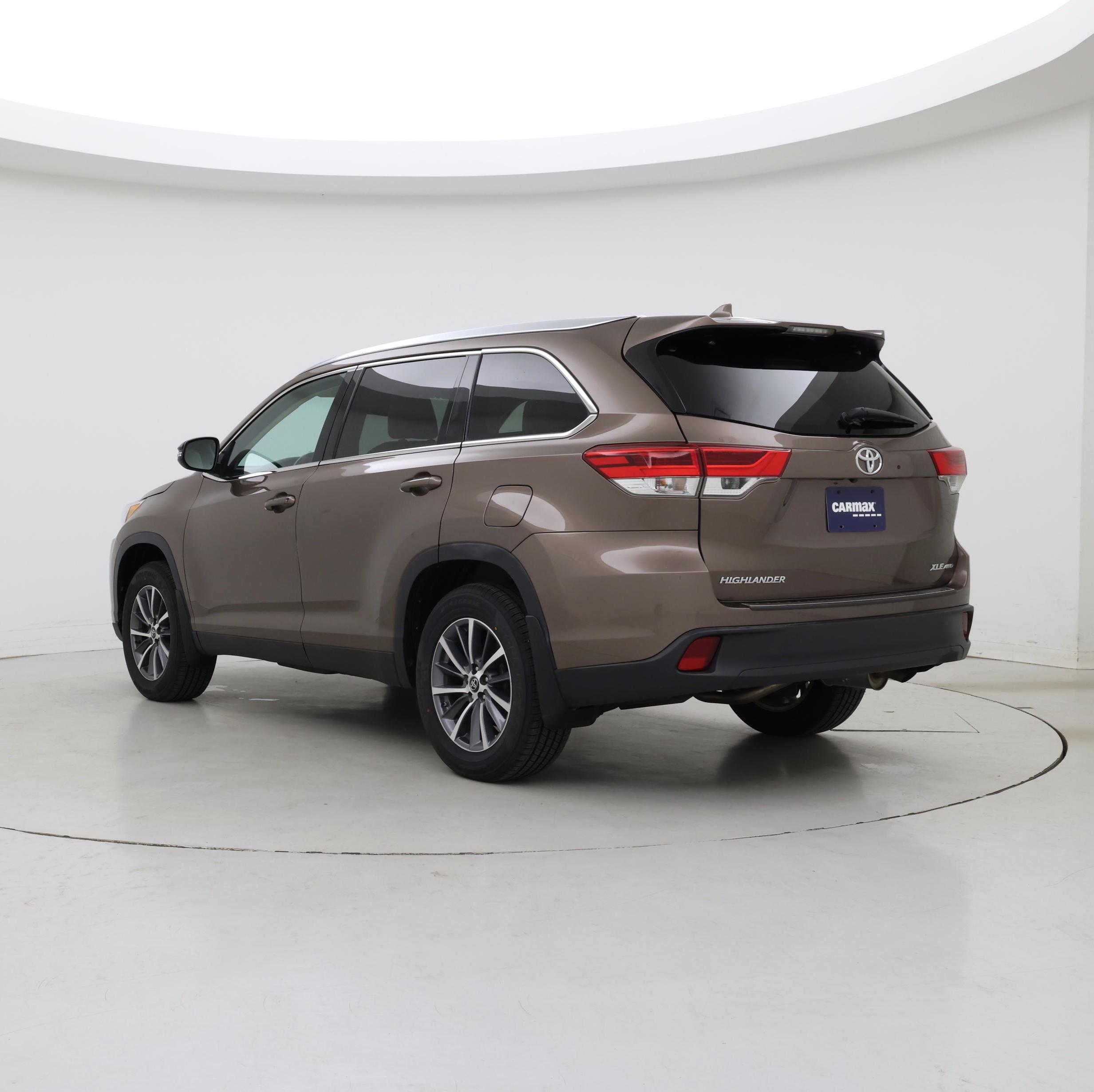 Thumbnail: 2019 Toyota Highlander - 2