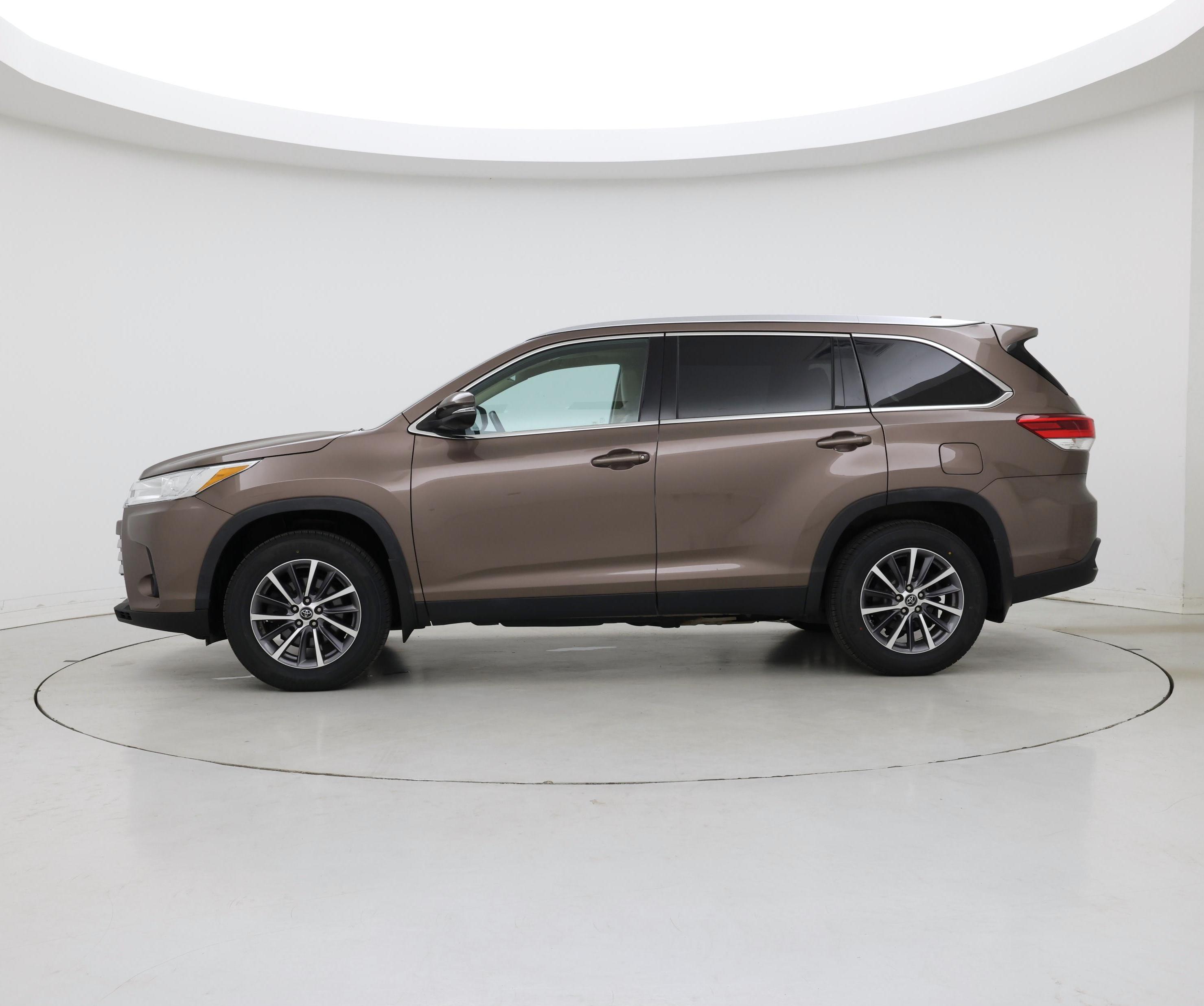 Thumbnail: 2019 Toyota Highlander - 3