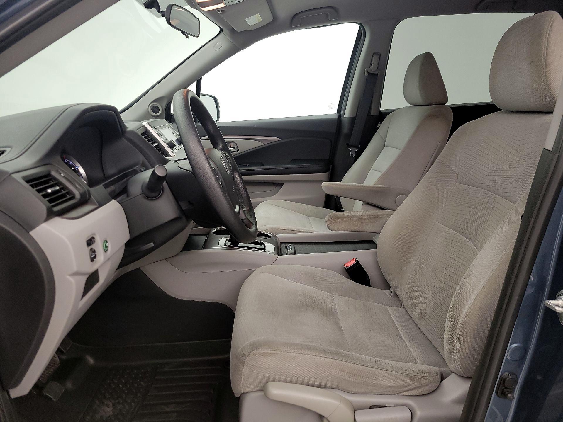Thumbnail: 2017 Honda Pilot - 11
