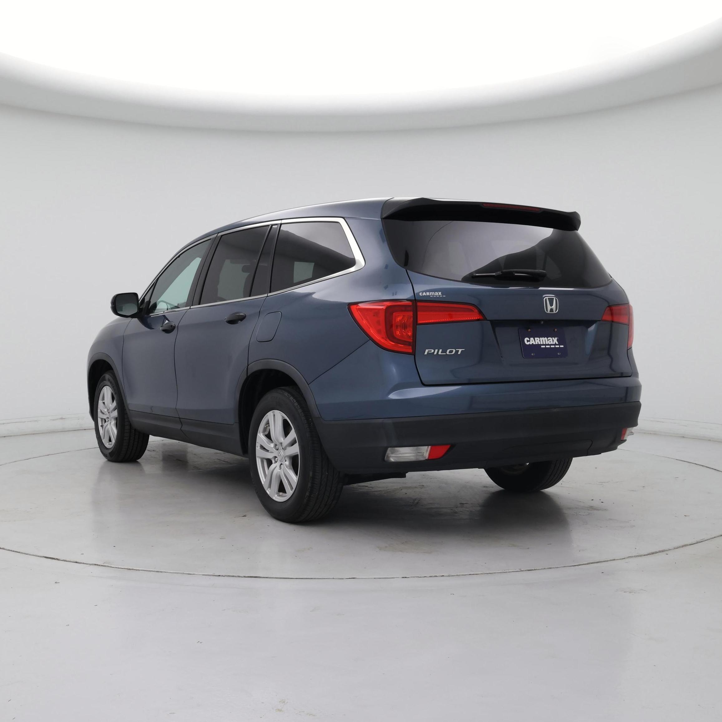 Thumbnail: 2017 Honda Pilot - 2