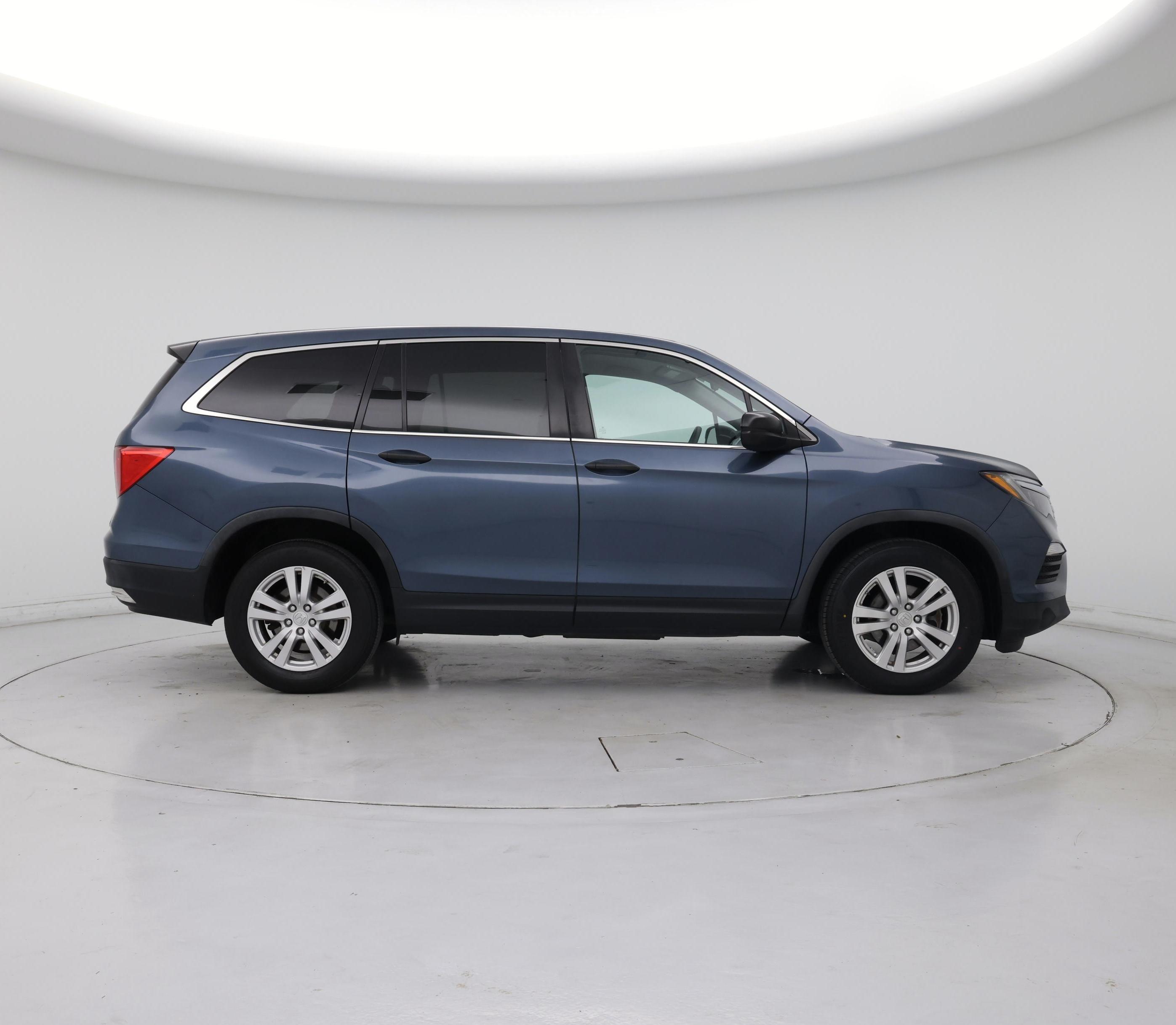 Thumbnail: 2017 Honda Pilot - 7