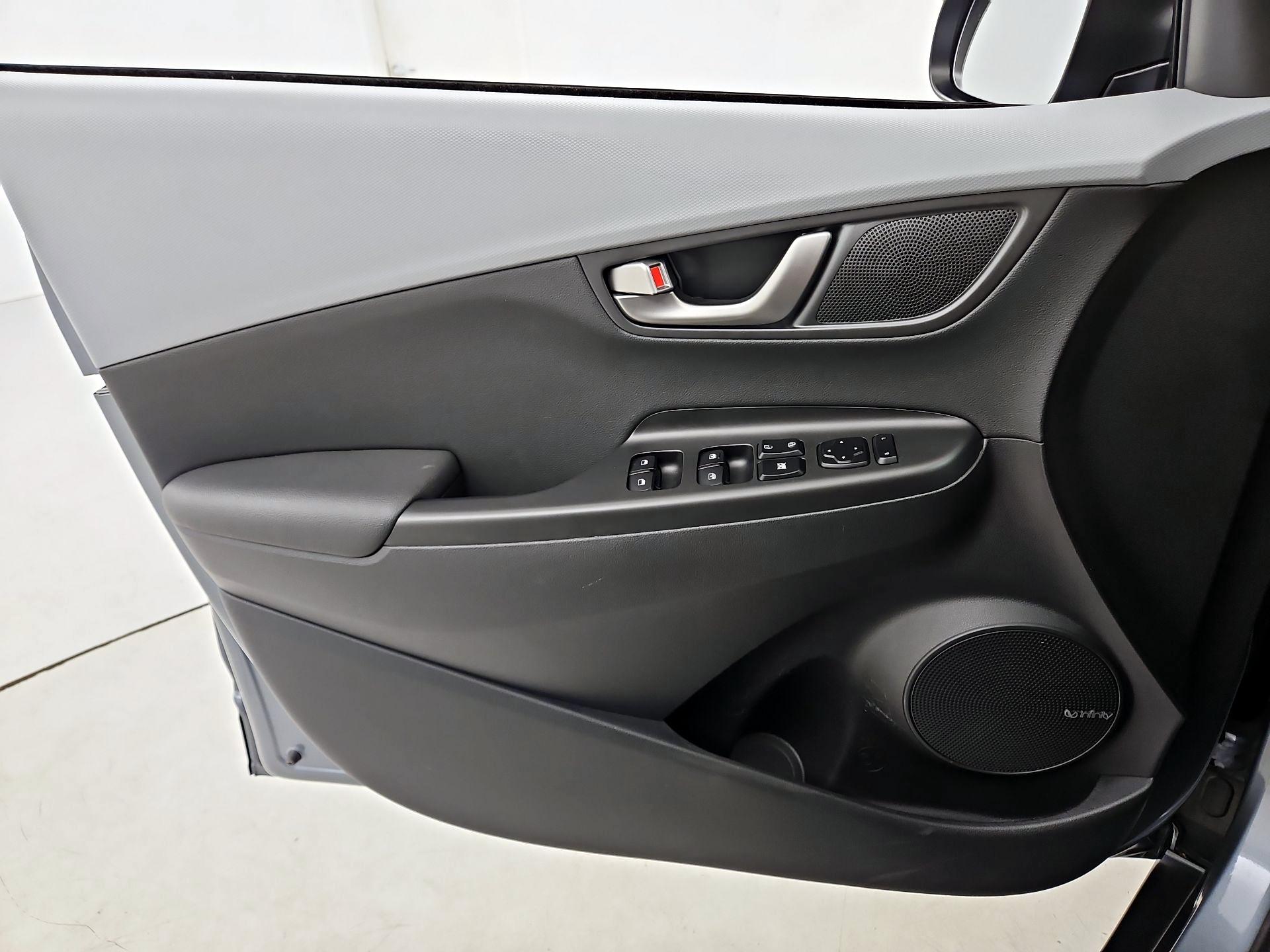 Thumbnail: 2020 Hyundai Kona - 12