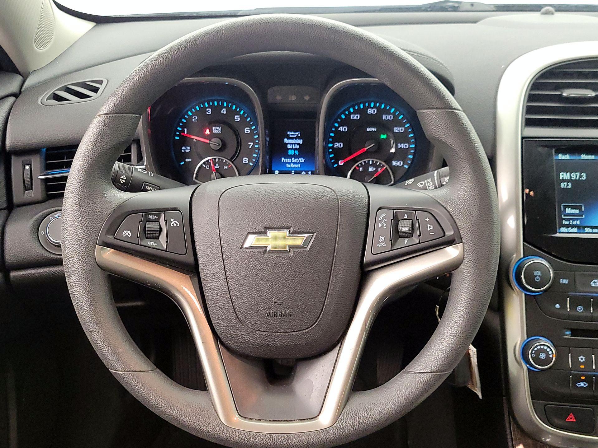 Thumbnail: 2016 Chevrolet Malibu - 10
