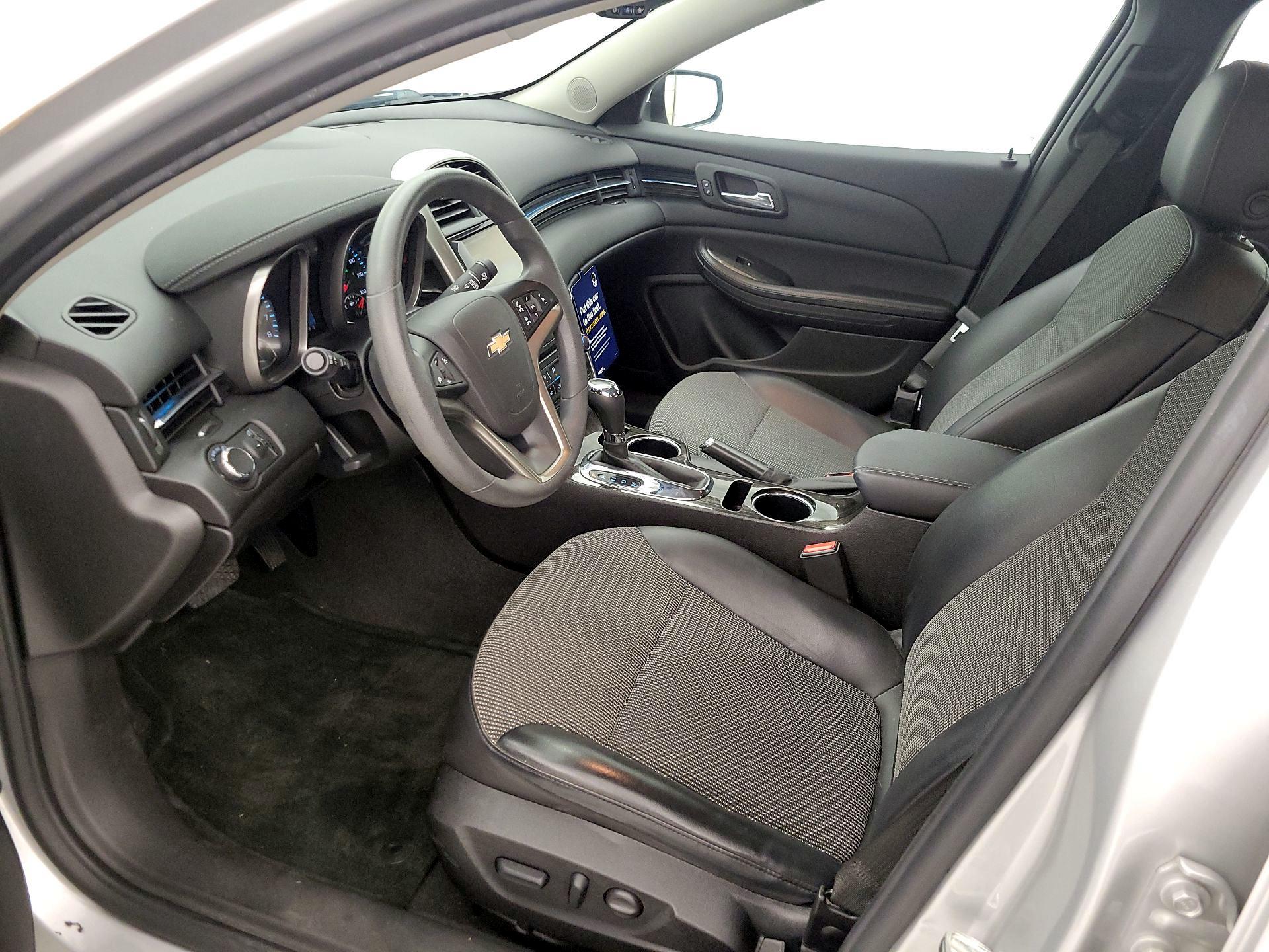 Thumbnail: 2016 Chevrolet Malibu - 11