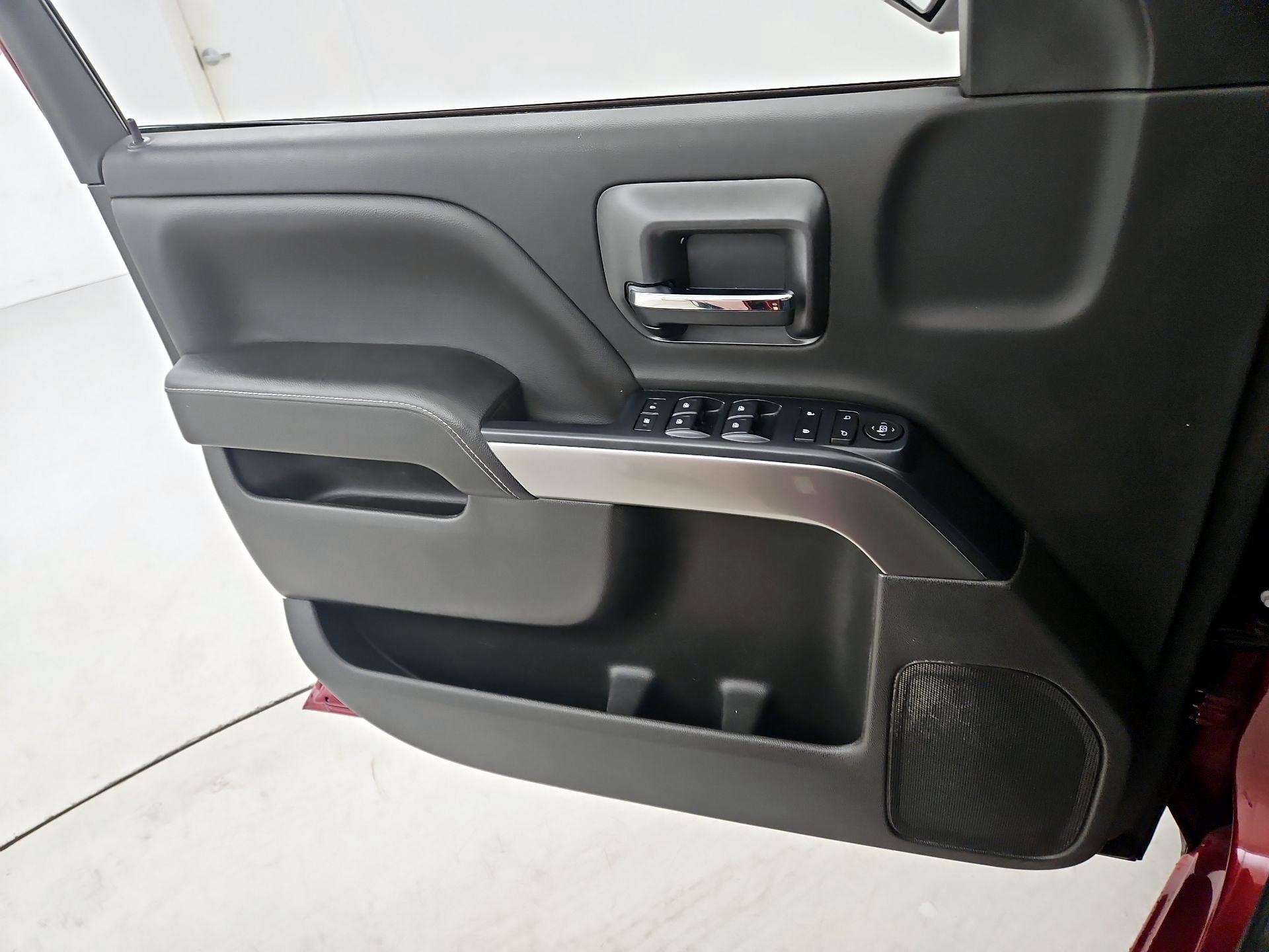 Thumbnail: 2018 Chevrolet Silverado 1500 - 12