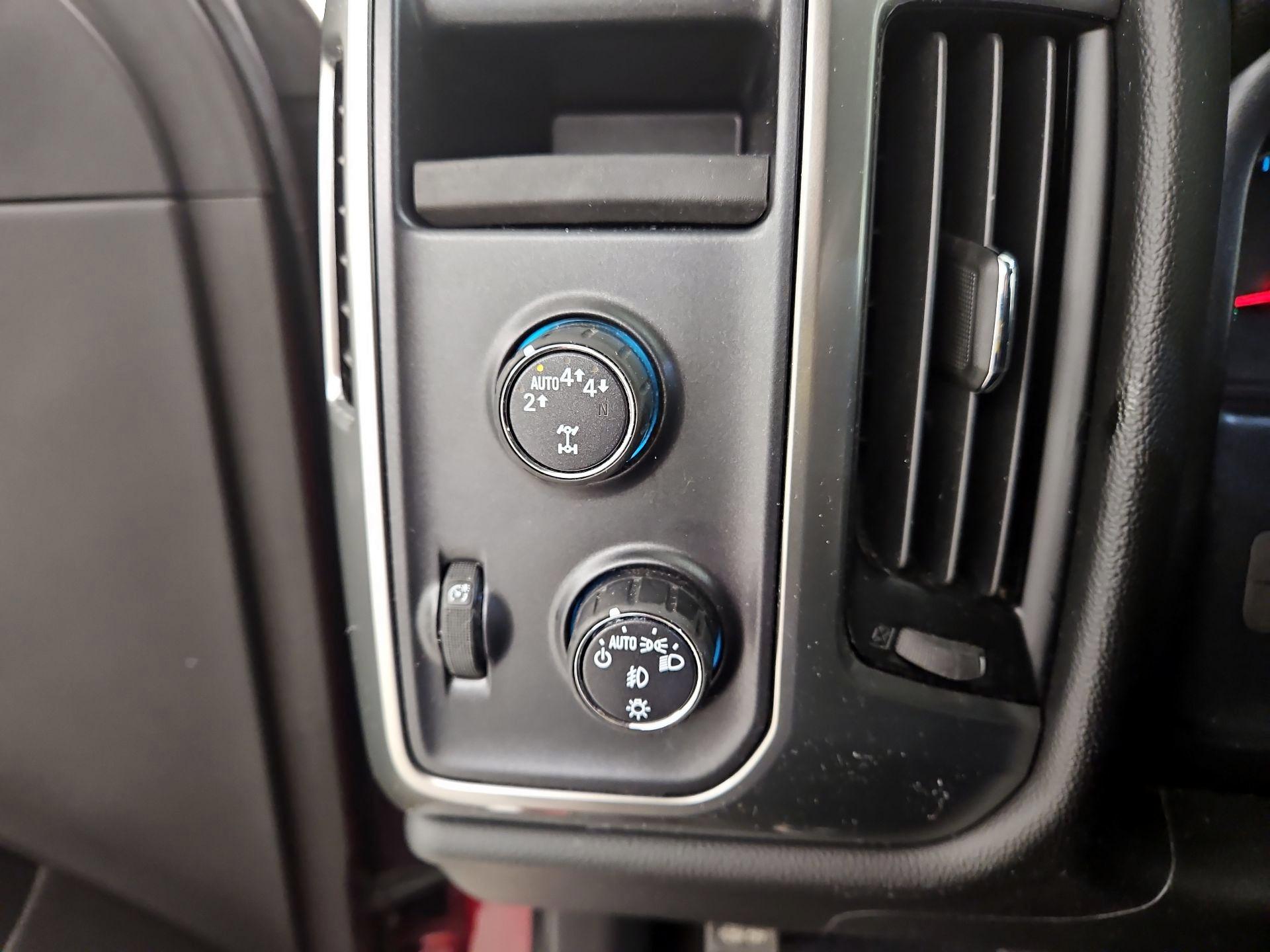 Thumbnail: 2018 Chevrolet Silverado 1500 - 13