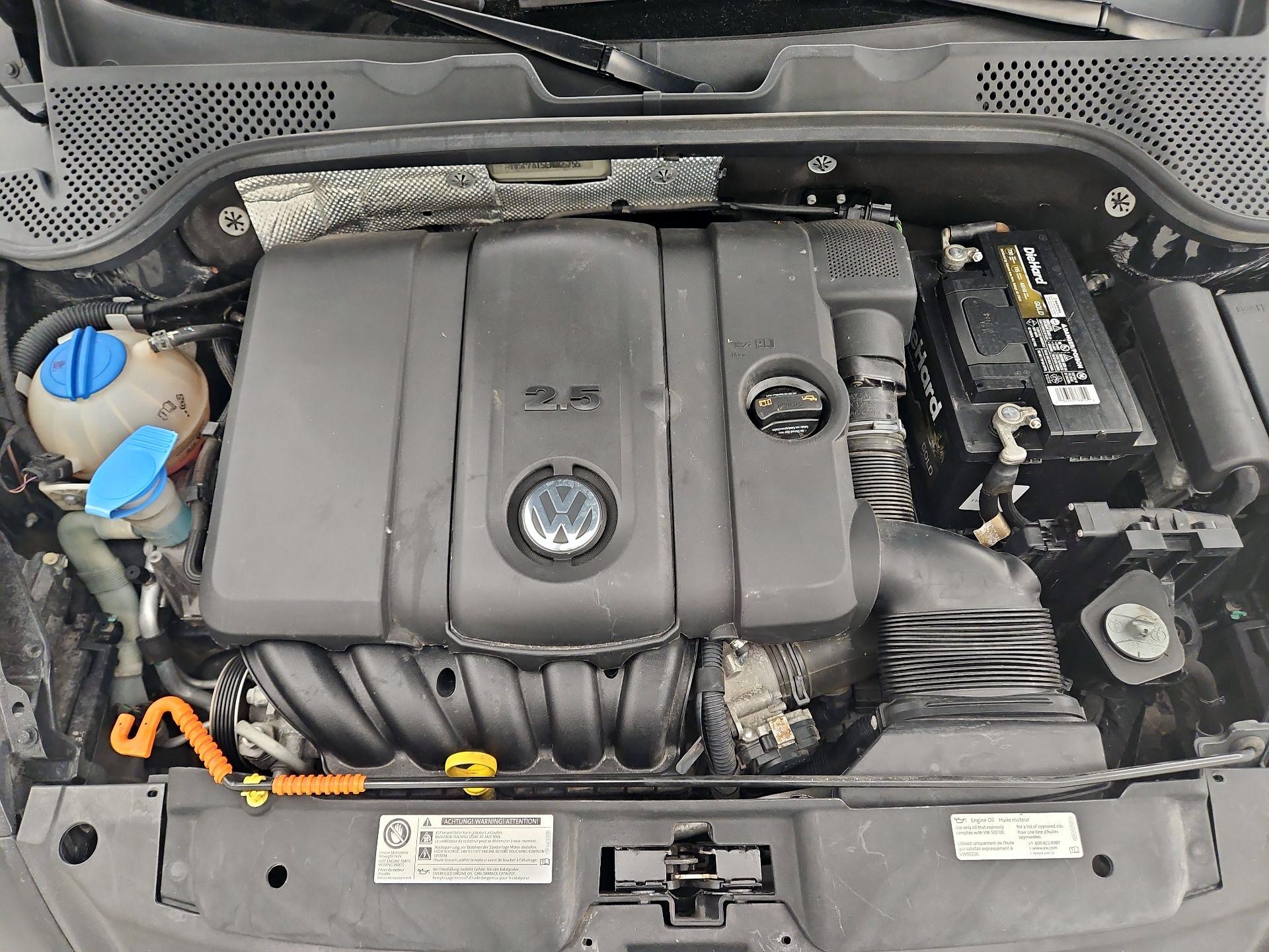 Thumbnail: 2014 Volkswagen Beetle - 20