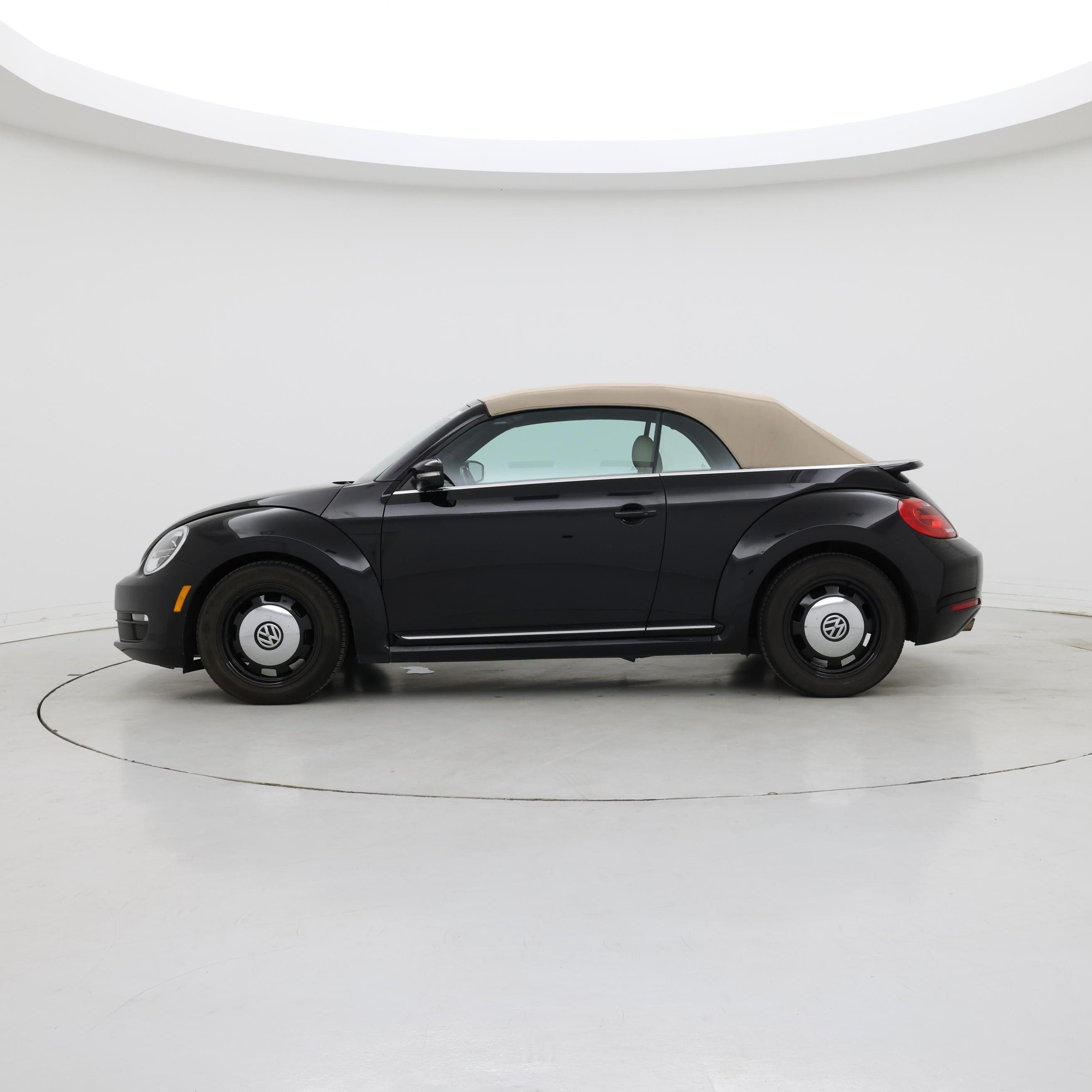 Thumbnail: 2014 Volkswagen Beetle - 3