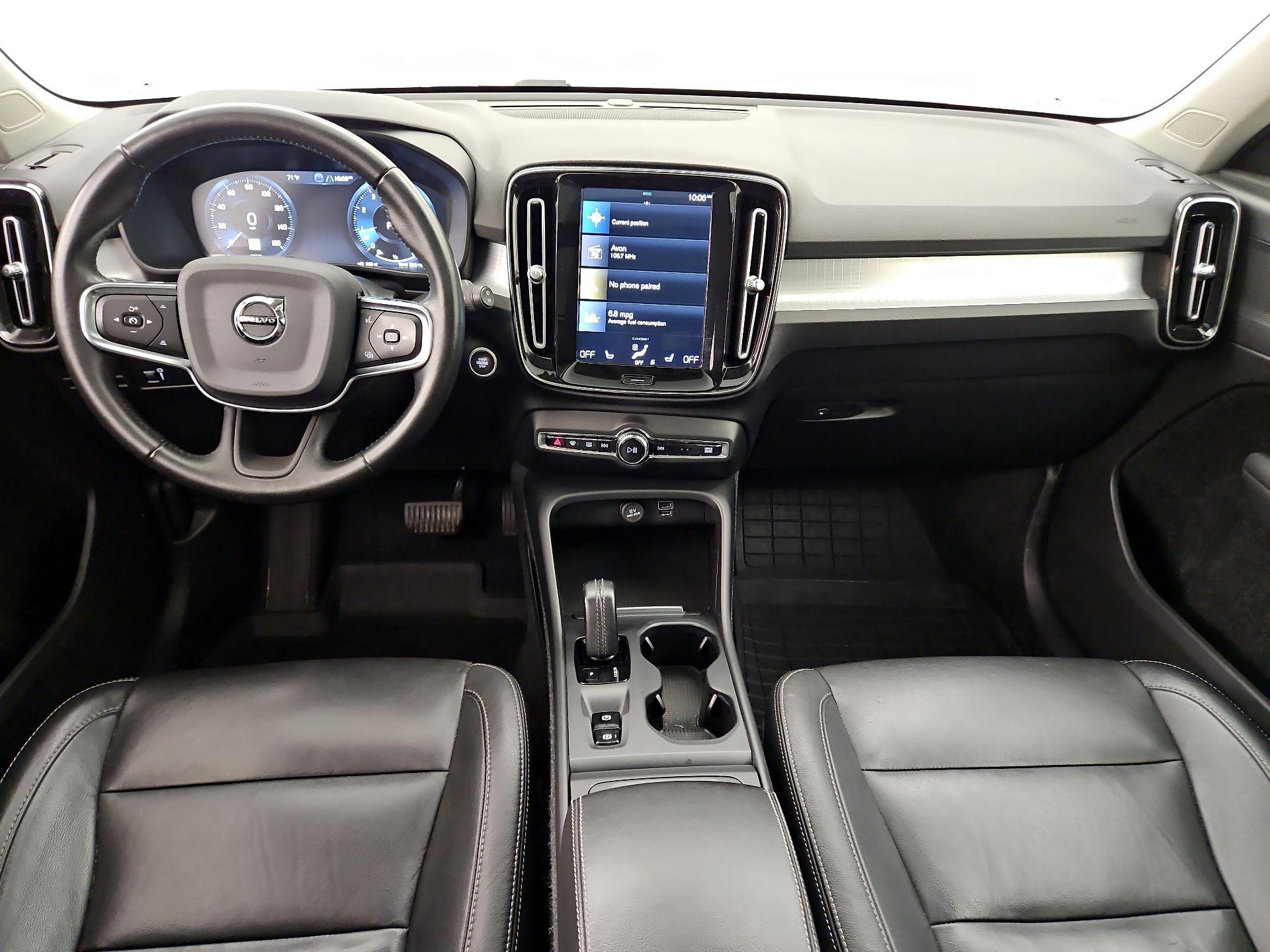 Thumbnail: 2021 Volvo XC40 - 9