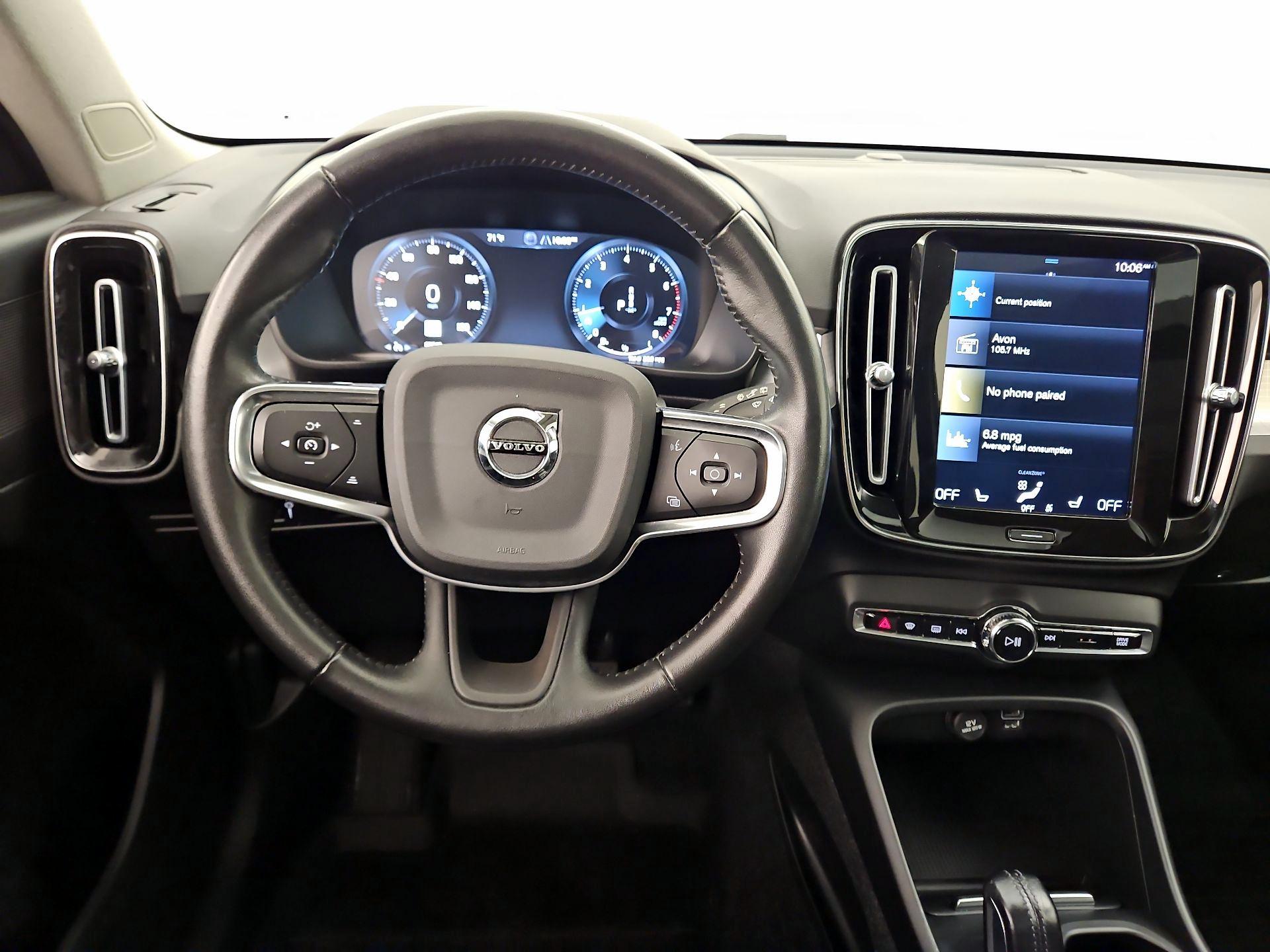 Thumbnail: 2021 Volvo XC40 - 10