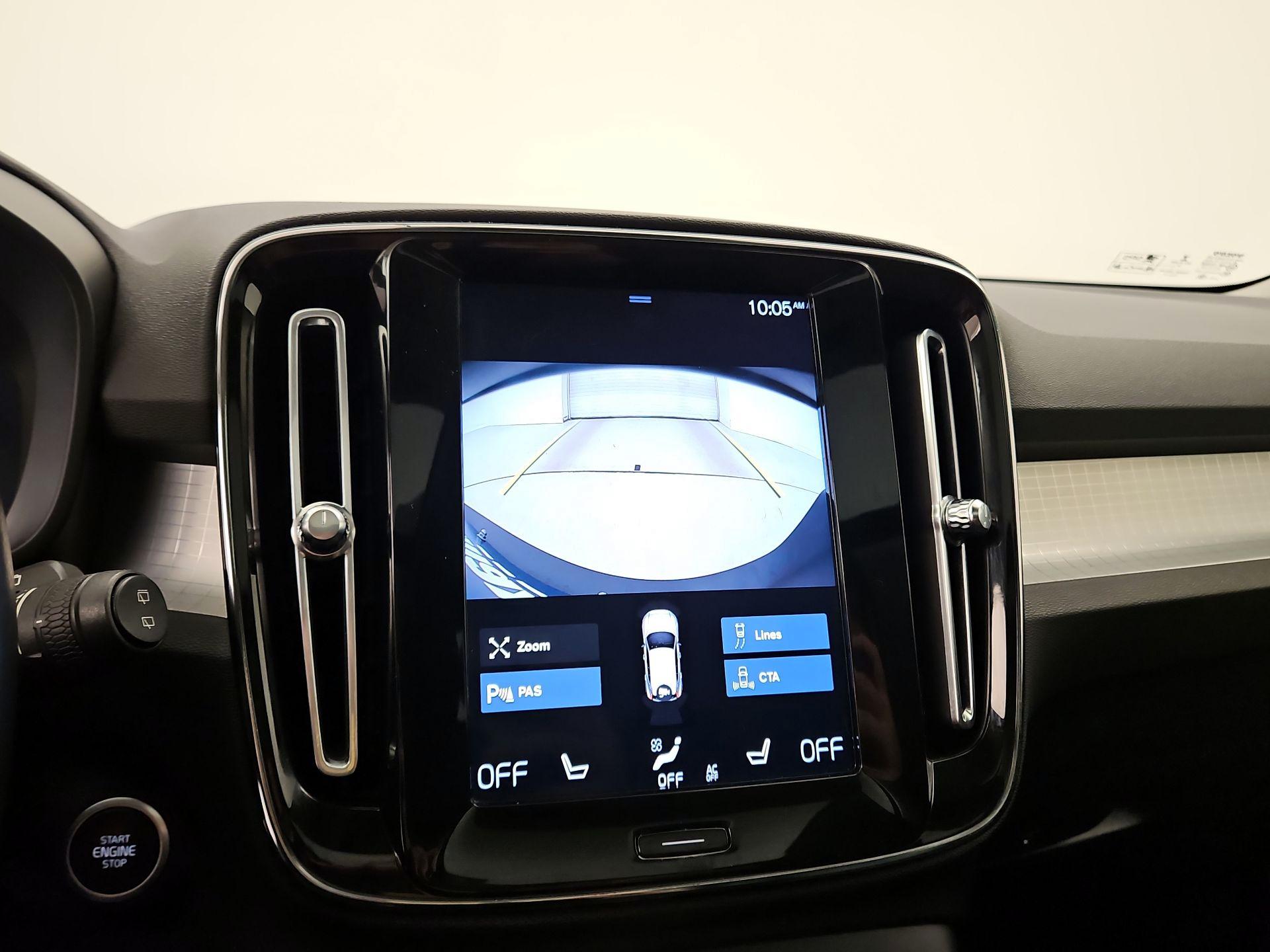 Thumbnail: 2021 Volvo XC40 - 15