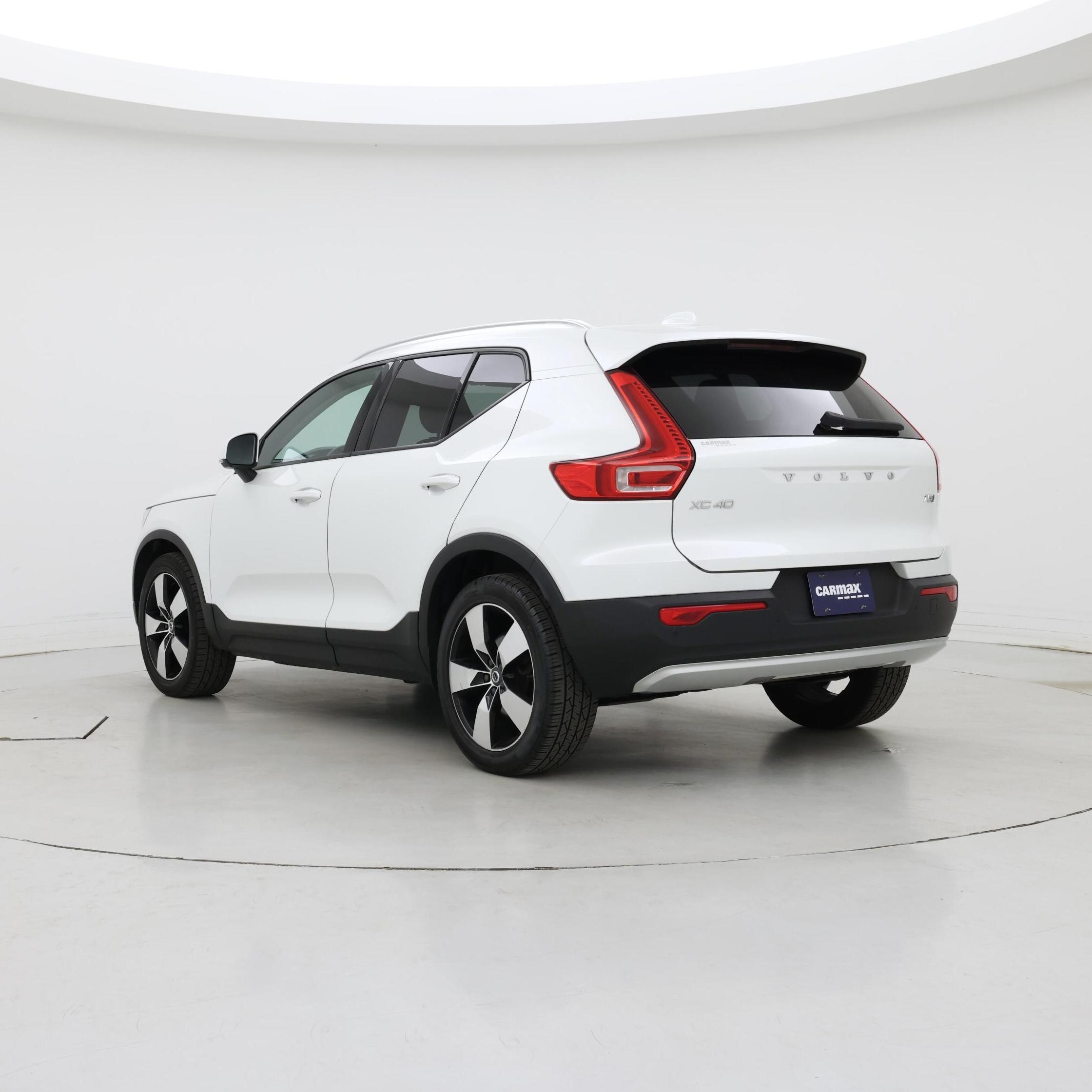 Thumbnail: 2021 Volvo XC40 - 2