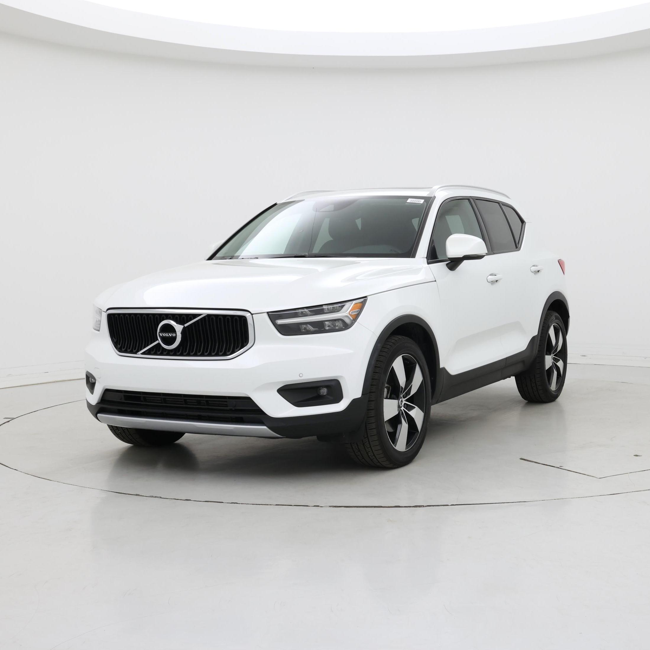Thumbnail: 2021 Volvo XC40 - 4