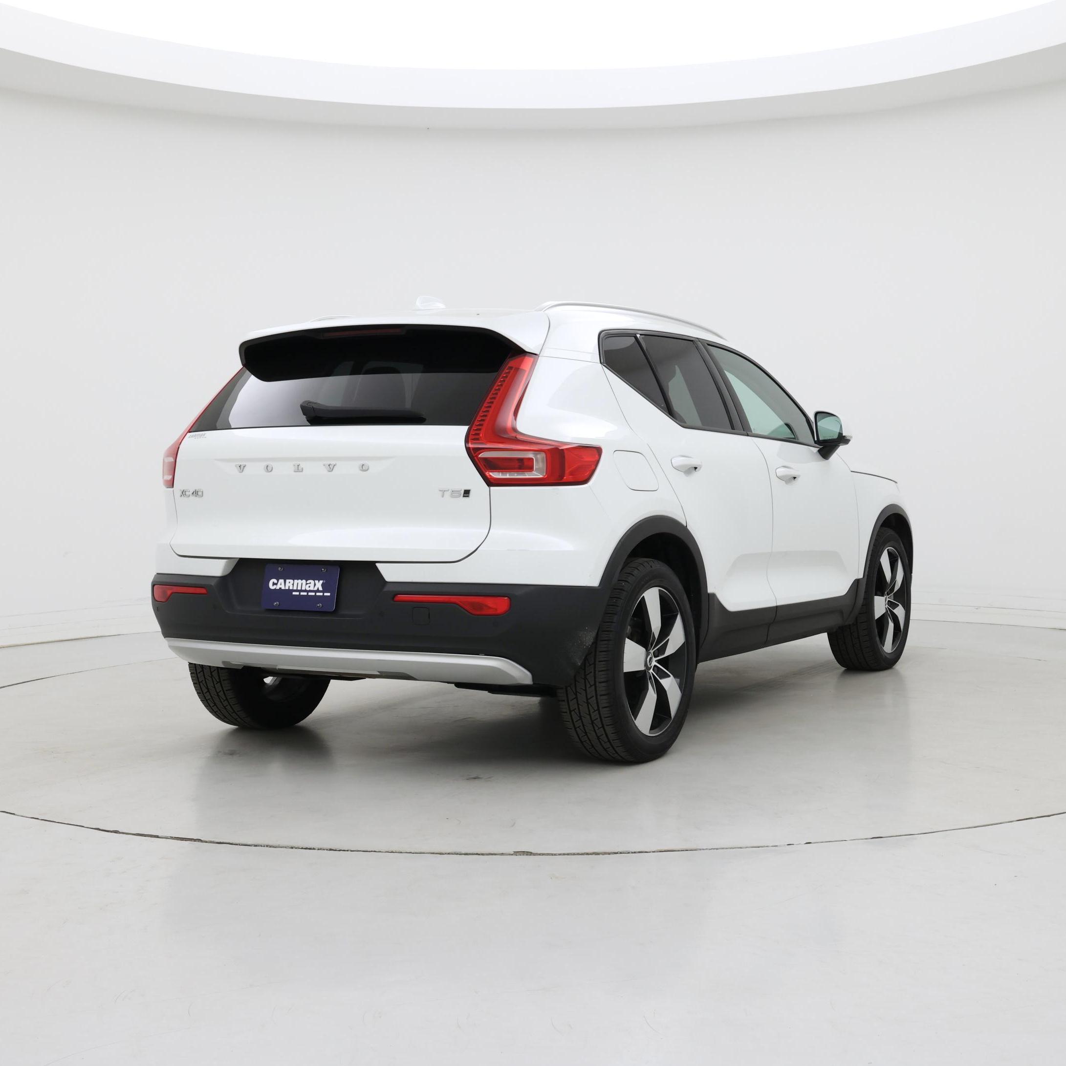 Thumbnail: 2021 Volvo XC40 - 8